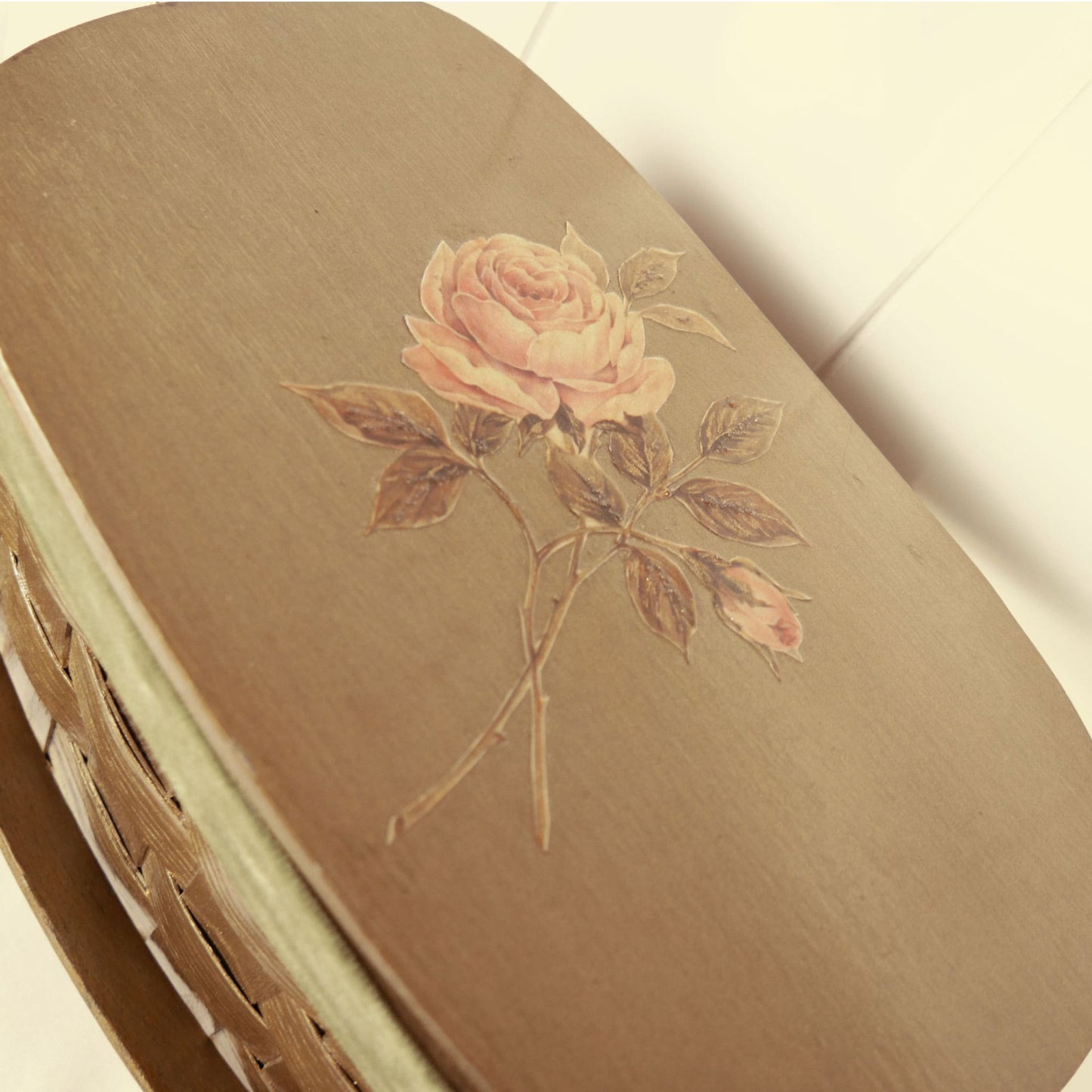 1970s Vintage Green Bamboo Woven Basket with Lid & Handle Thrifted Wicker Basket Vintage Home Decor 5