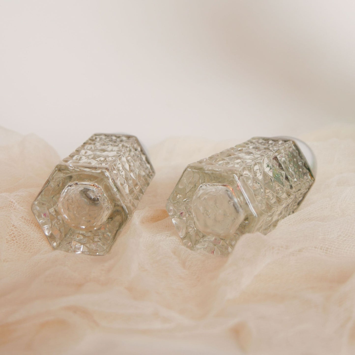 Anchor Hocking Wexford Salt and Pepper Shakers, Vintage Glass Salt and Pepper Shakers