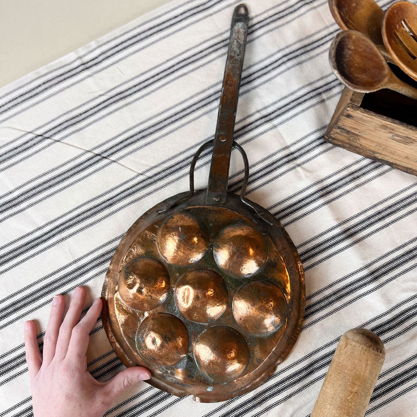 Antique Copper Egg Poacher Pan with Handle, Copper Egg Pan, Vintage Copper Egg Pan, Antique Copper Egg Pan, Primitive Copper Wall Decor