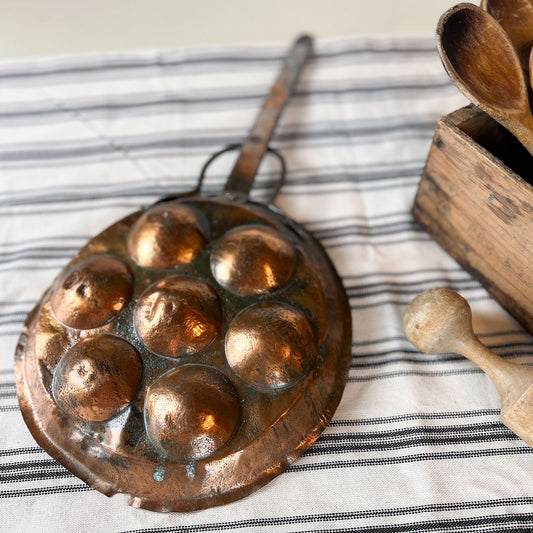 Antique Copper Egg Poacher Pan with Handle, Copper Egg Pan, Vintage Copper Egg Pan, Antique Copper Egg Pan, Primitive Copper Wall Decor