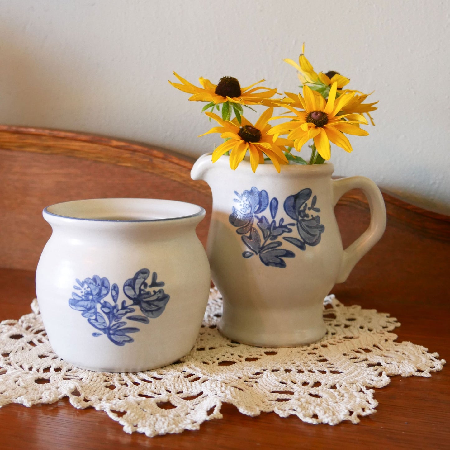Pfaltzgraff Yorktown Creamer Pitcher, Vintage Farmhouse Stoneware with Cobalt Blue Design, Vintage Pfaltzgraff Yorktown Stoneware