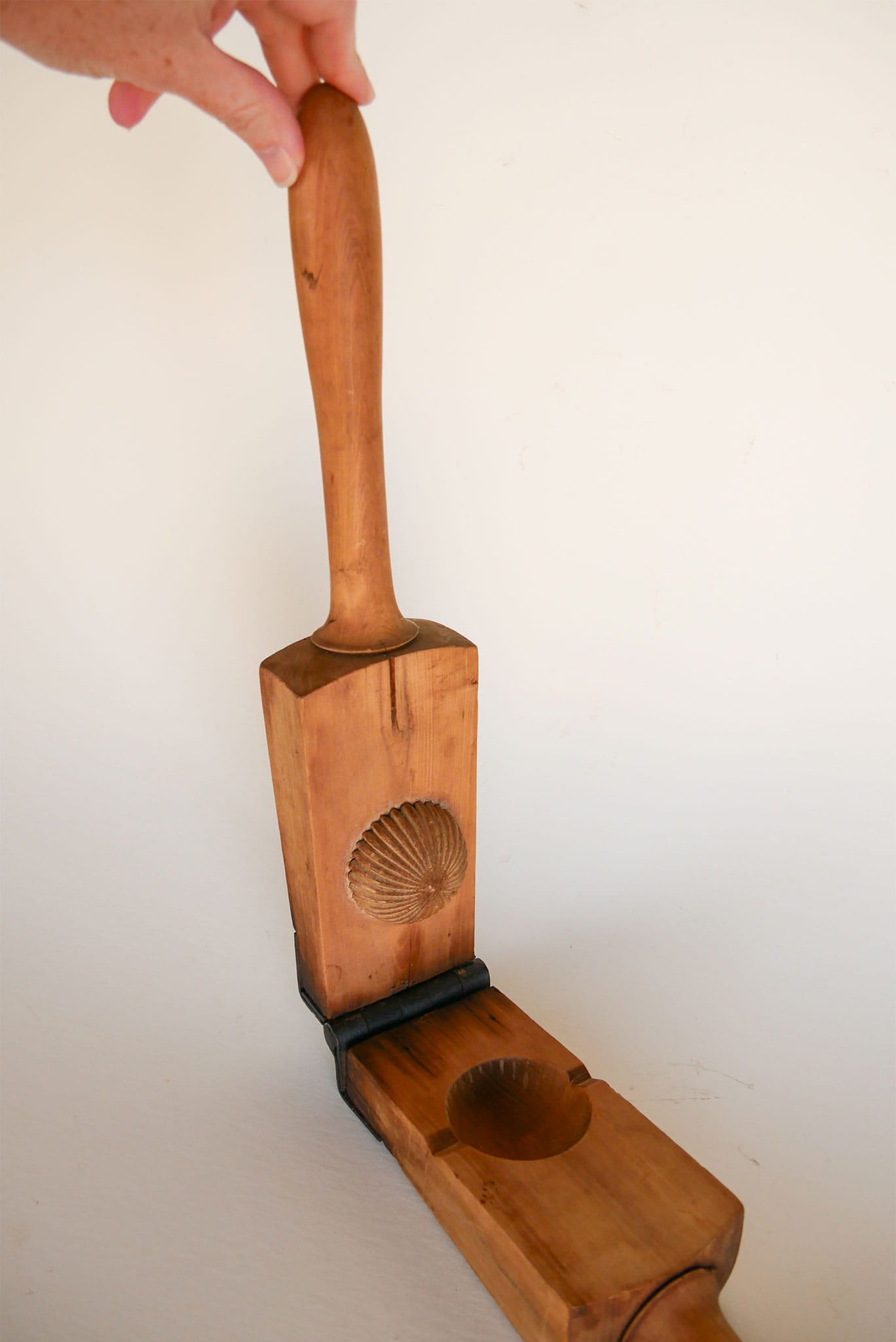 Primitive Wood Lemon Squeezer, Farmhouse Decor, Vintage Wood mold, Vintage Wood Lemon Juicer, Primtive Kitchen Decor, Primitive Wood Decor, Vintage Kitchen Utensils, Primtive Wood Utensils