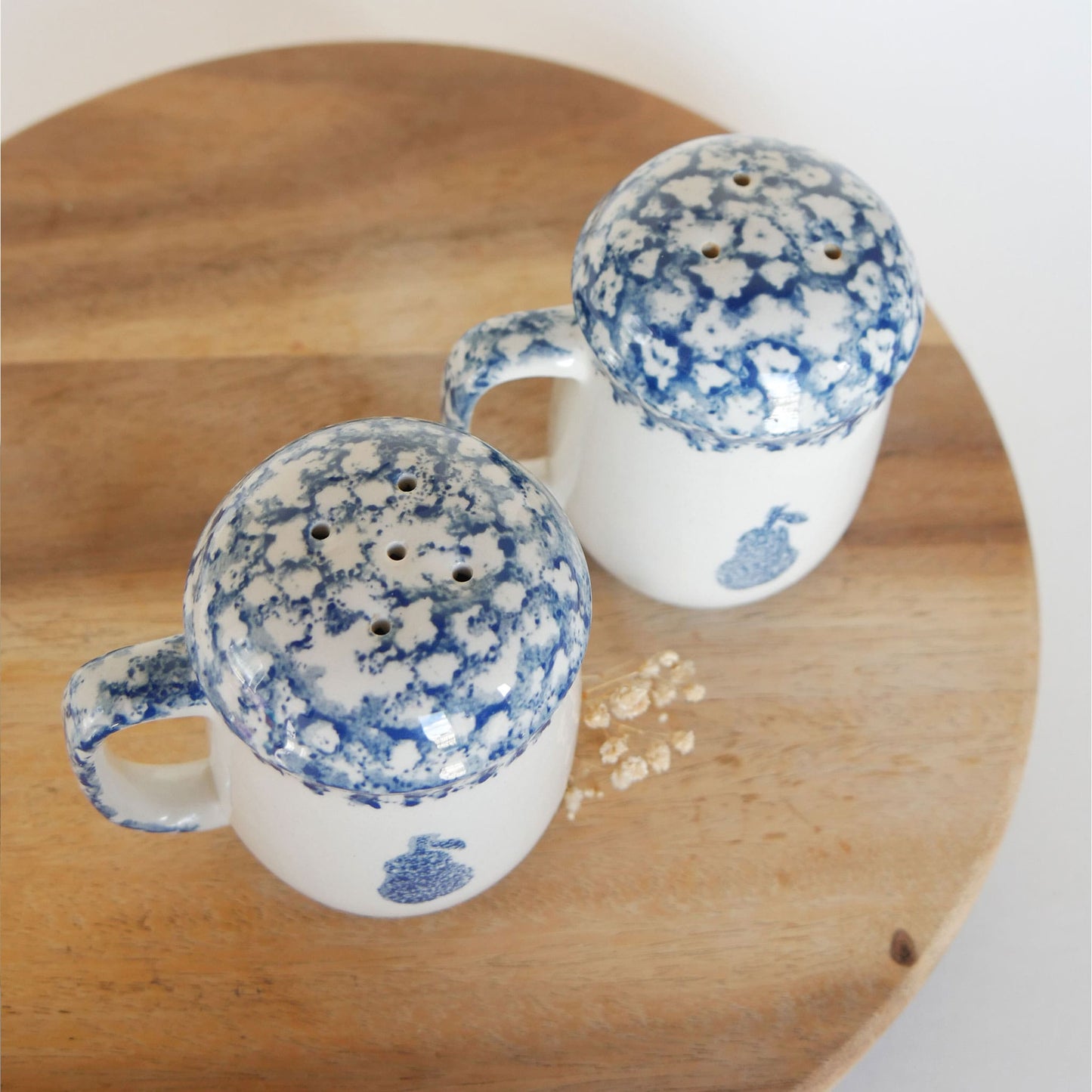 Blue and White Rooster and Pear Salt & Pepper Shakers, Blue Sponge, Vintage Farmhouse Salt and Pepper Shakers, Vintage Kitchen Decor