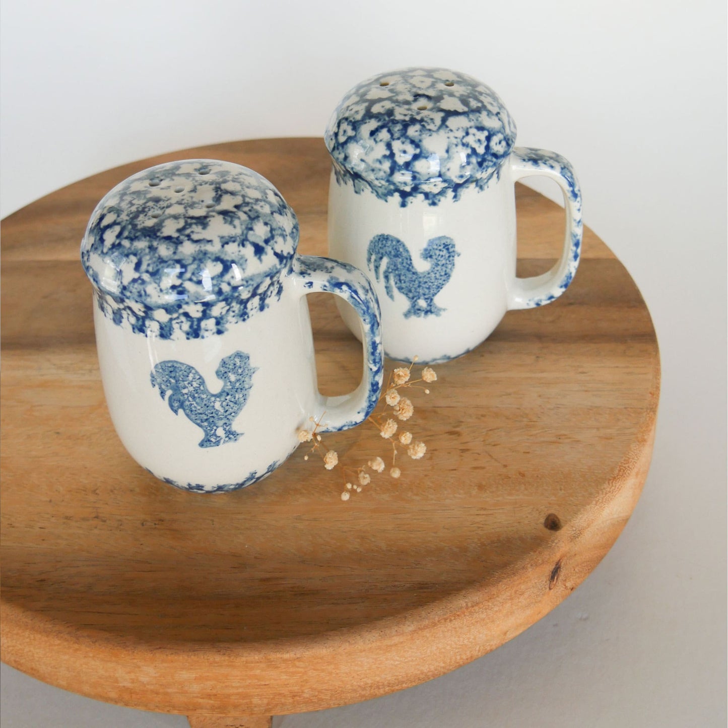 Blue and White Rooster and Pear Salt & Pepper Shakers, Blue Sponge, Vintage Farmhouse Salt and Pepper Shakers, Vintage Kitchen Decor