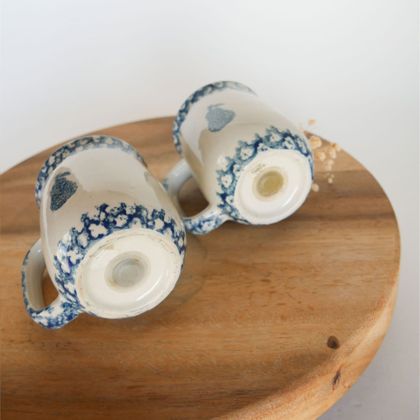 Blue and White Rooster and Pear Salt & Pepper Shakers, Blue Sponge, Vintage Farmhouse Salt and Pepper Shakers, Vintage Kitchen Decor