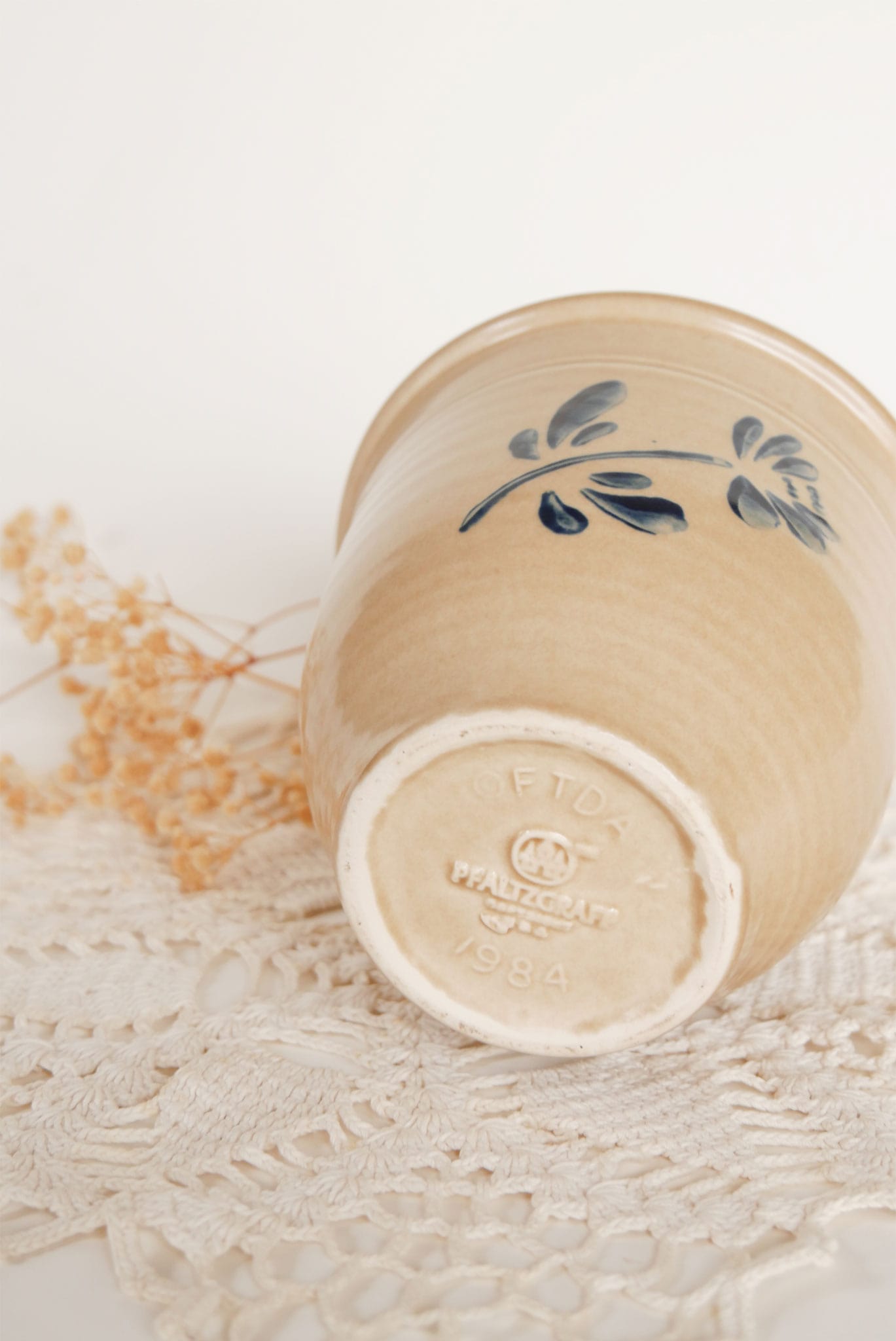 1984 Pfaltzgraff Folk Art Vase with Blue Florals