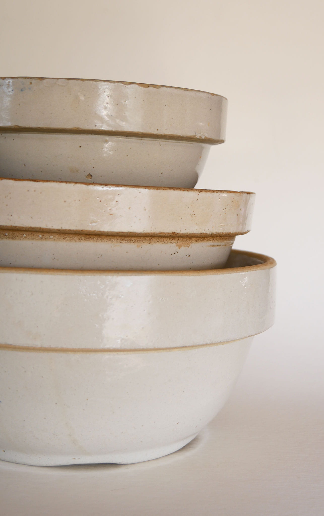 Vintage Crock Bowl, Stoneware Salt Glaze Bowl, Salt Glazed Crock Bowl, Vintage Stoneware Bread Bowl, Vintage Kitchen Decor, Primitive Stoneware, Primtive Salt Glaze Bowl, Vintage Beige Stoneware Bowl