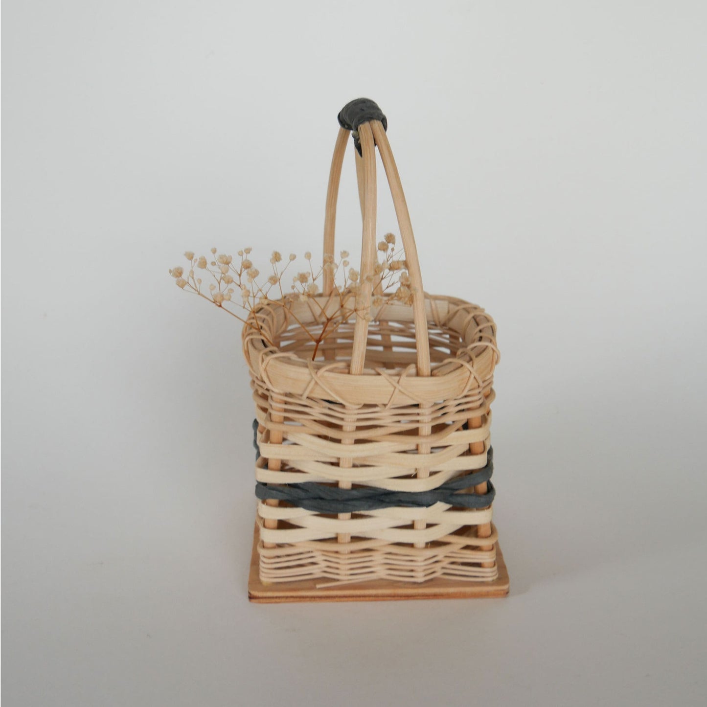 Small Vintage WIcker BAsket with Handle, Blue Striped Basket, Vintage Basket Blue Stripe