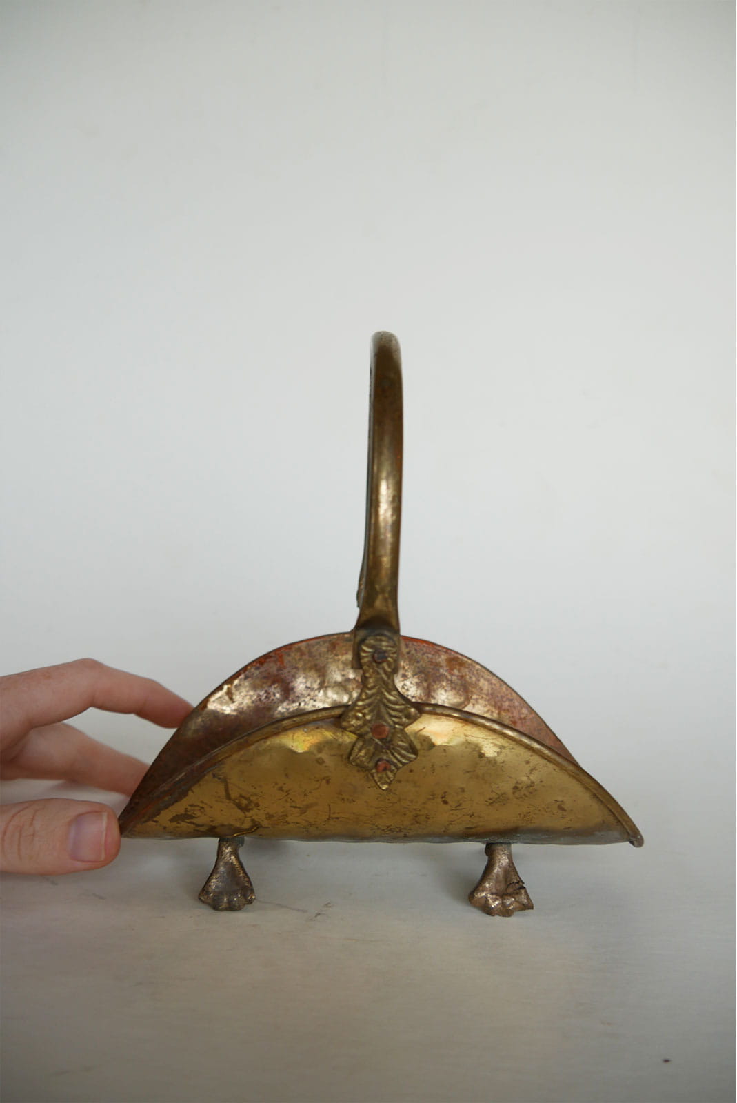 Vintage Hammered Brass Mini Log Basket, Vintage BRass Decor, Patina Brass Decor, Vintage Brass Shelf Decor, Vintage Brass Log Holder