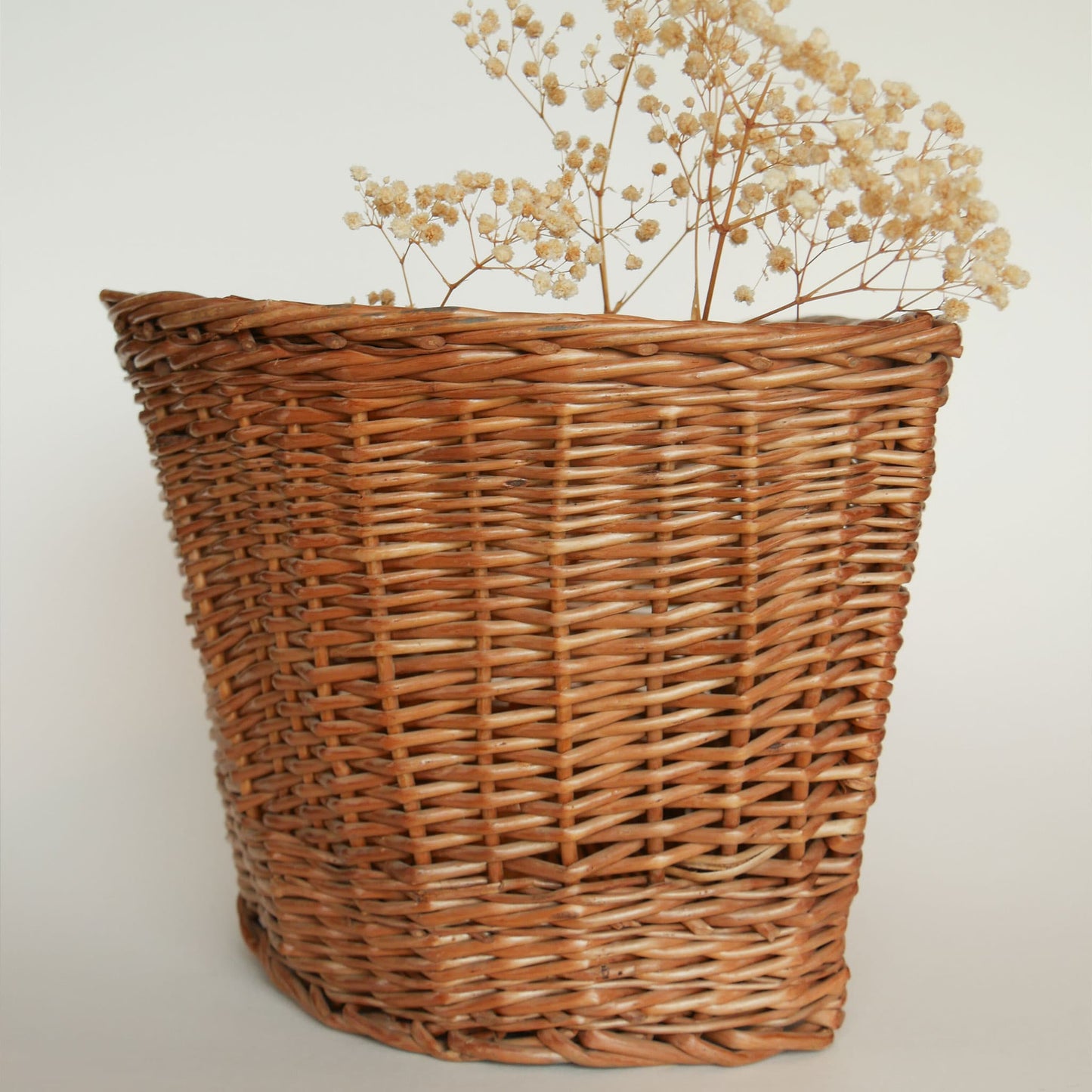 Large Vintage Flat Back Wicker Basket, Vintage Farmhouse Wicker Basket, Vintage Farmhouse Basket, Vintage Wicker Hanging Basket