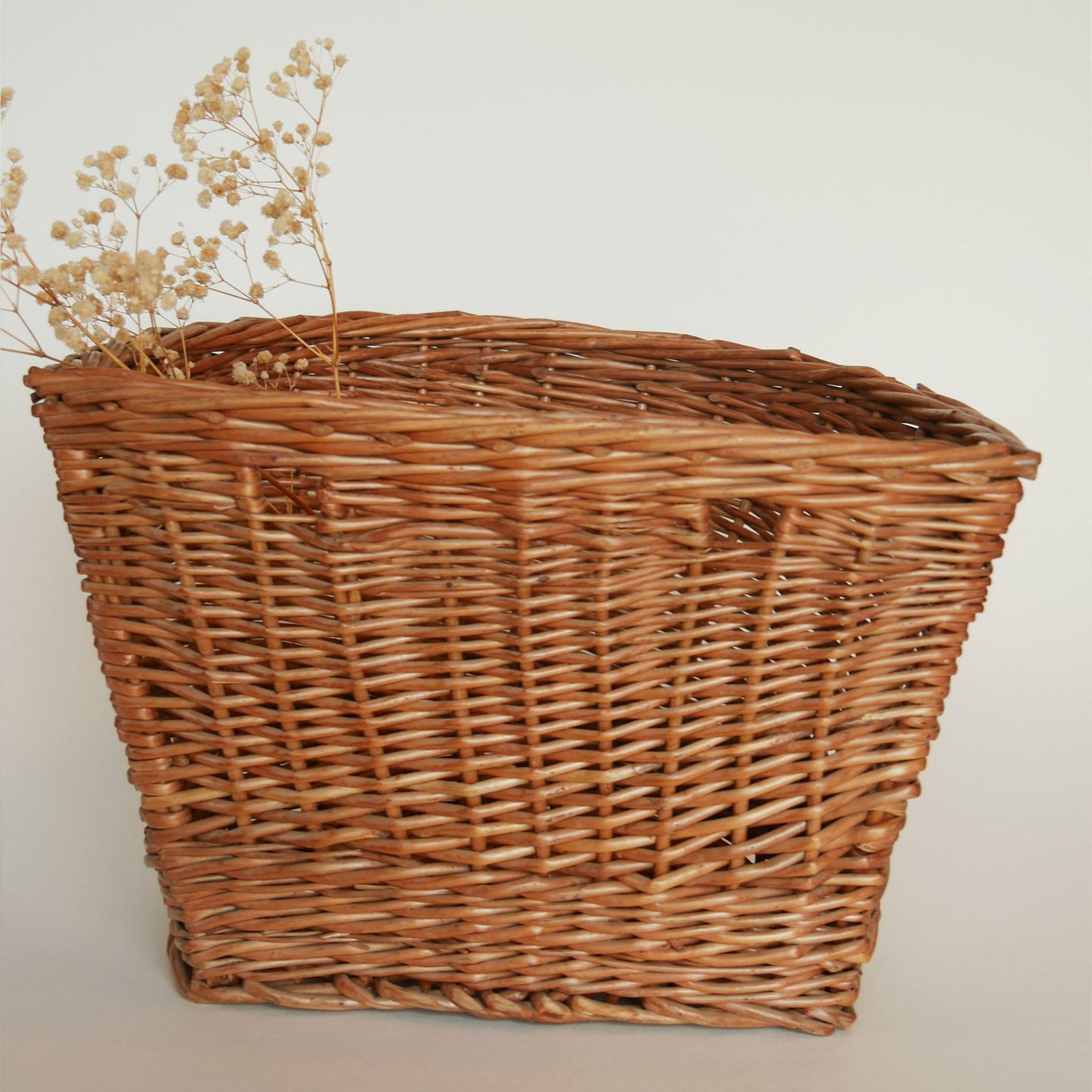 Large Vintage Flat Back Wicker Basket, Vintage Farmhouse Wicker Basket, Vintage Farmhouse Basket, Vintage Wicker Hanging Basket