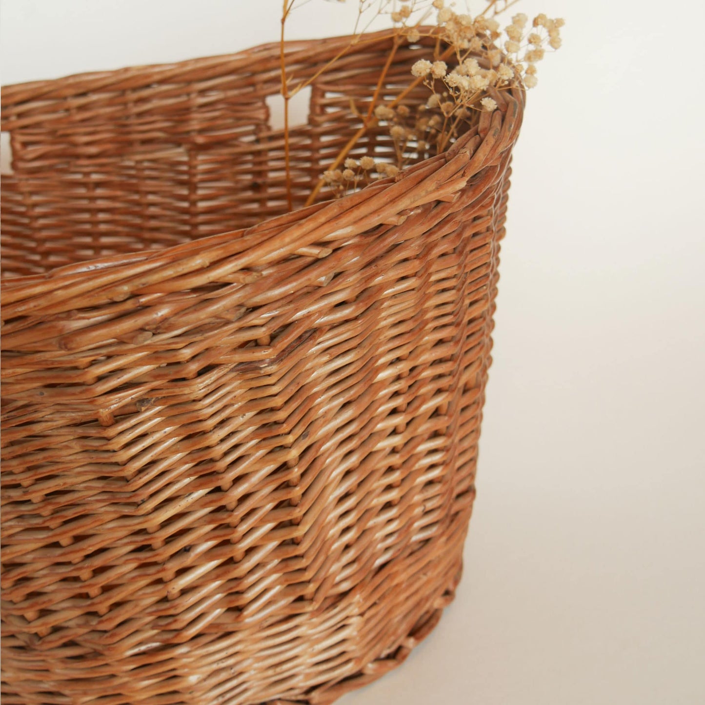 Large Vintage Flat Back Wicker Basket, Vintage Farmhouse Wicker Basket, Vintage Farmhouse Basket, Vintage Wicker Hanging Basket