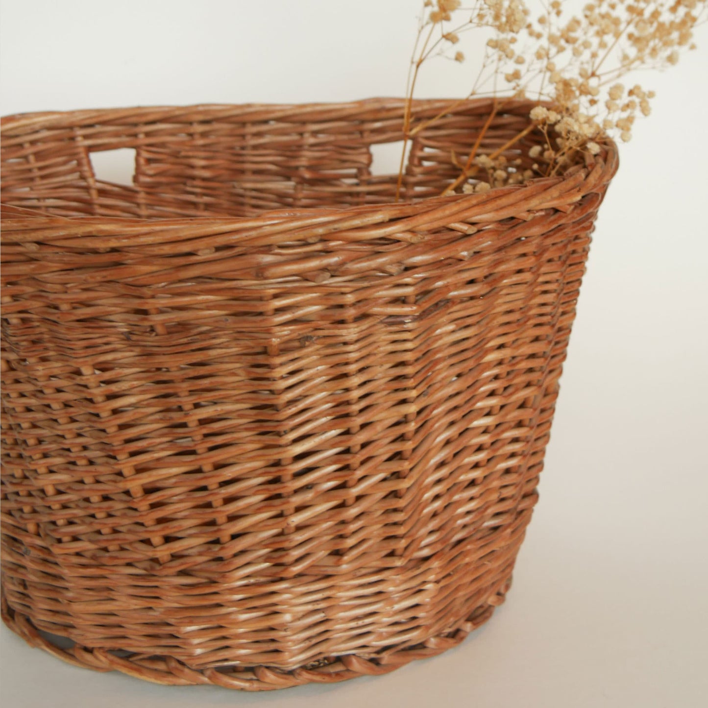 Large Vintage Flat Back Wicker Basket, Vintage Farmhouse Wicker Basket, Vintage Farmhouse Basket, Vintage Wicker Hanging Basket