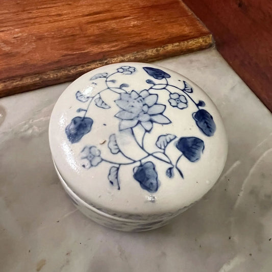 Vintage Hand Painted Porcelian Jewelry Box, Blue and White Porcelian Tricket Dish