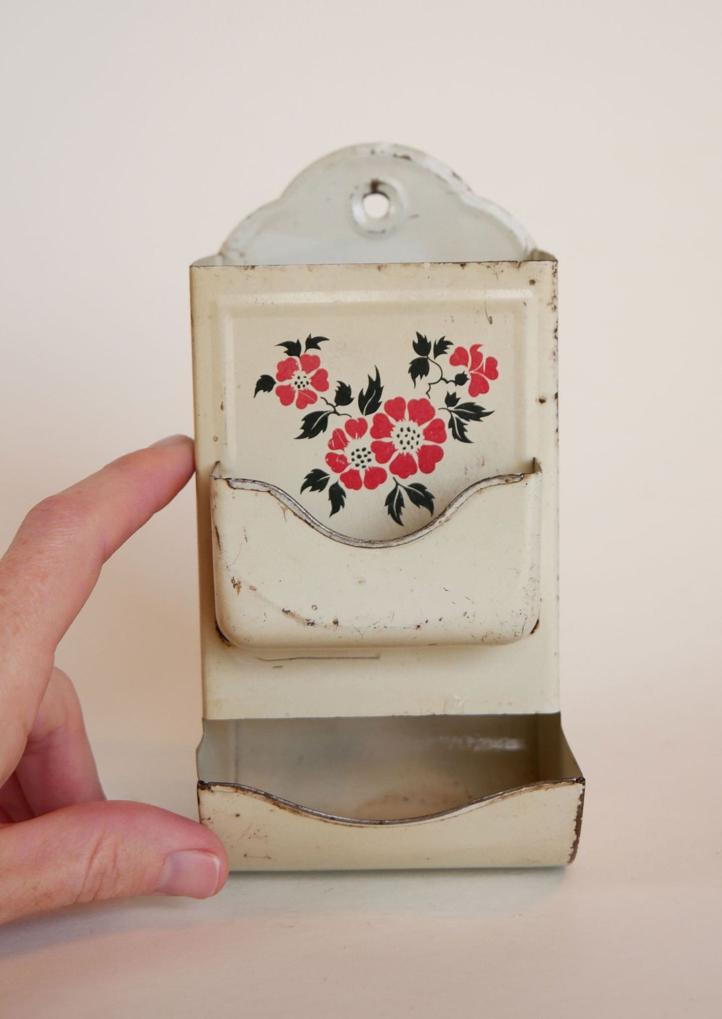 Vintage Hall Red Poppy Metal Wall-Mounted Match Holder, Vintage Matchbox holder