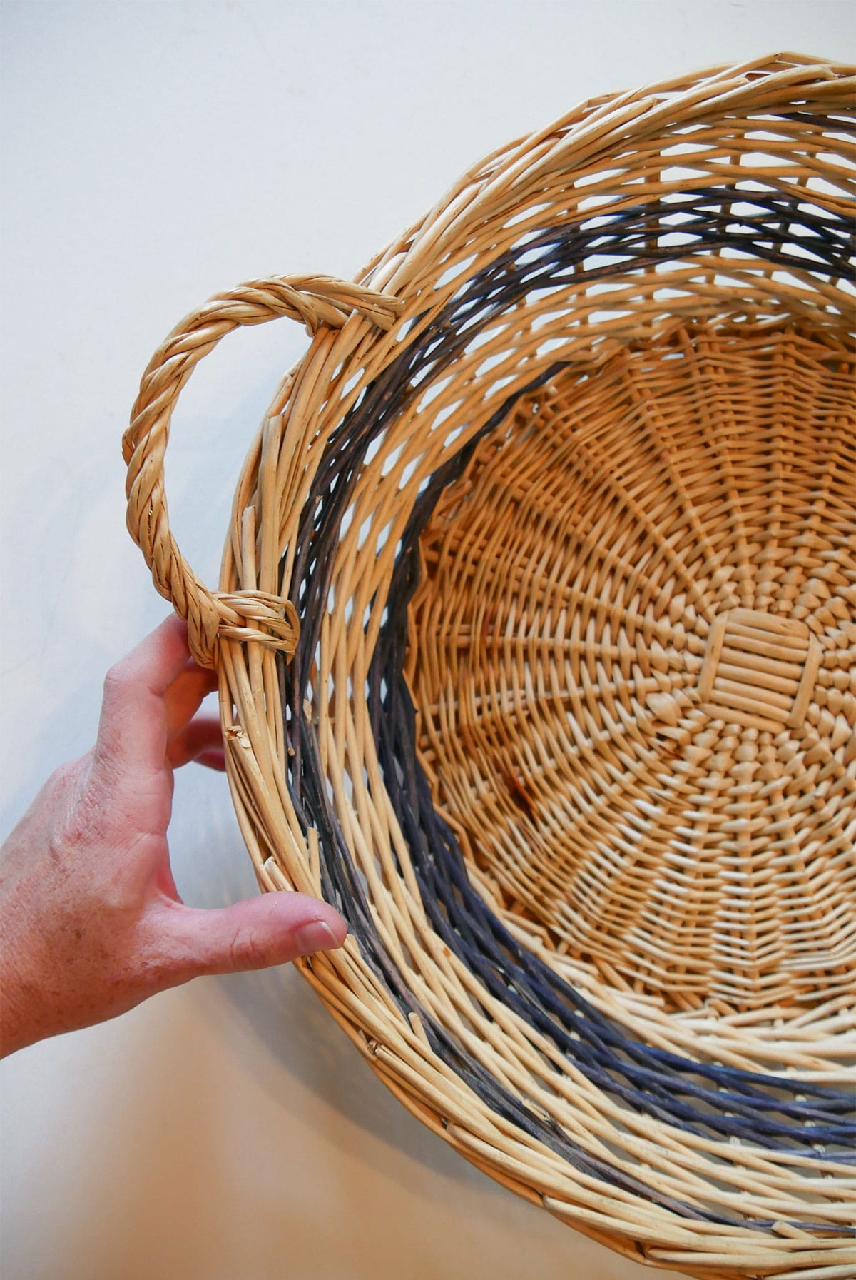 Round Blue Striped Wicker Tray with Handles, Vintage Wicker Basket, Vintage Basket Wall, Vintage Boho Basket Wall, Vintage Striped Basket Wall, Vintage Blue Stripe Basket
