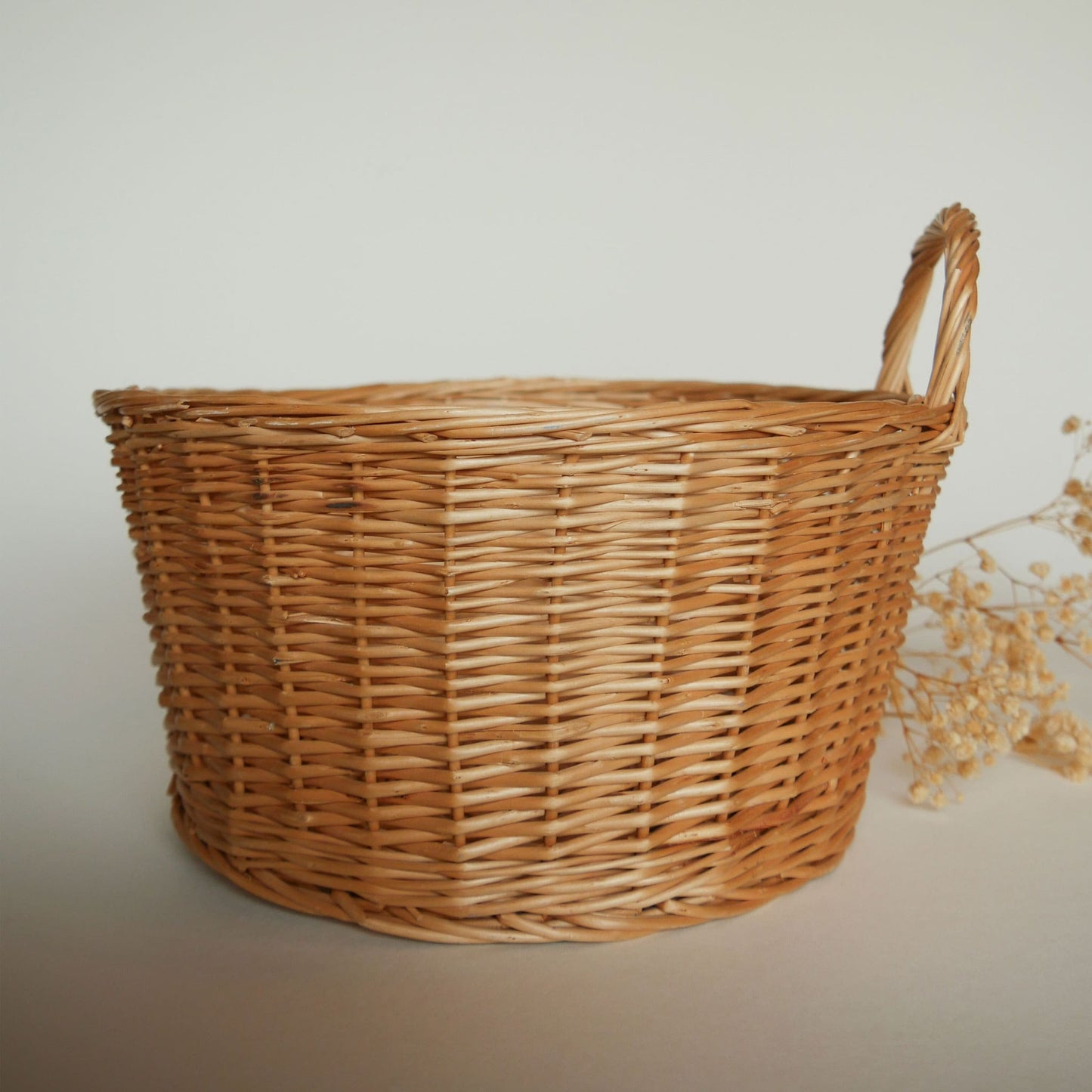 Vintage Round Wicker Basket with Handle, Vintage Farmhouse Wicker Basket, Vintage Cottage Wicker Basket Wicker Basket with Handle