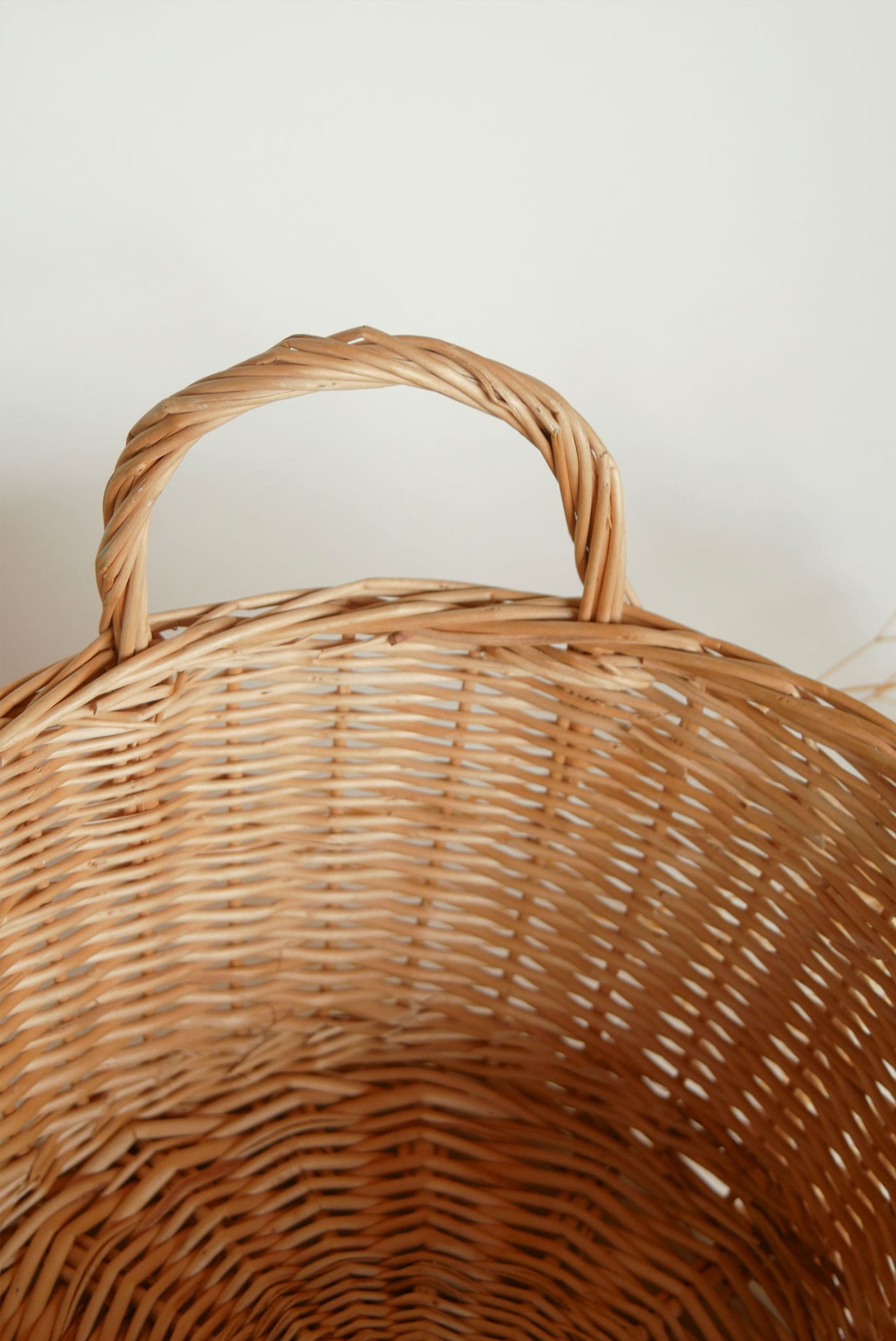 Vintage Round Wicker Basket with Handle, Vintage Farmhouse Wicker Basket, Vintage Cottage Wicker Basket Wicker Basket with Handle