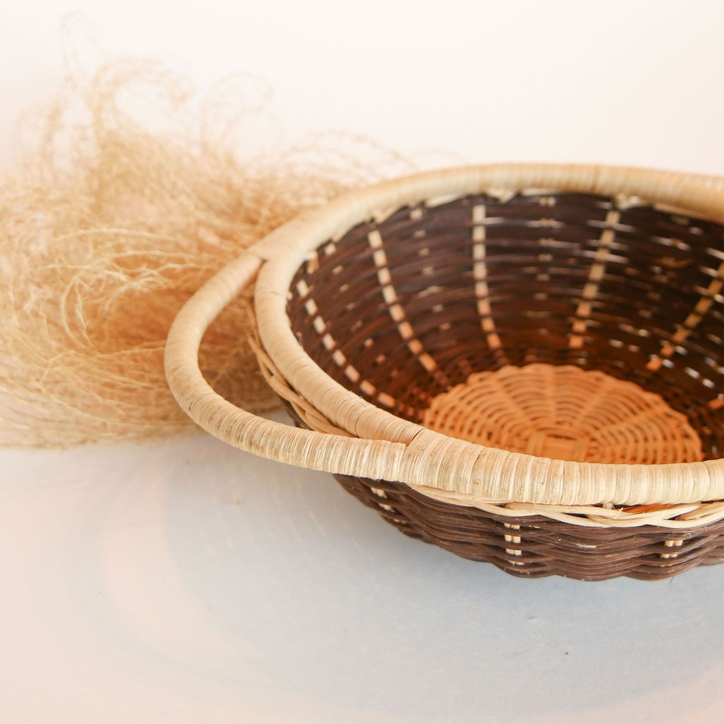Vintage 9in Round Handled Two-Tone Brown Basket Vintage Farmhouse Baskets Vintage WIcker Baskets Vintage Brown Wicker Baskets Primitive Baskets