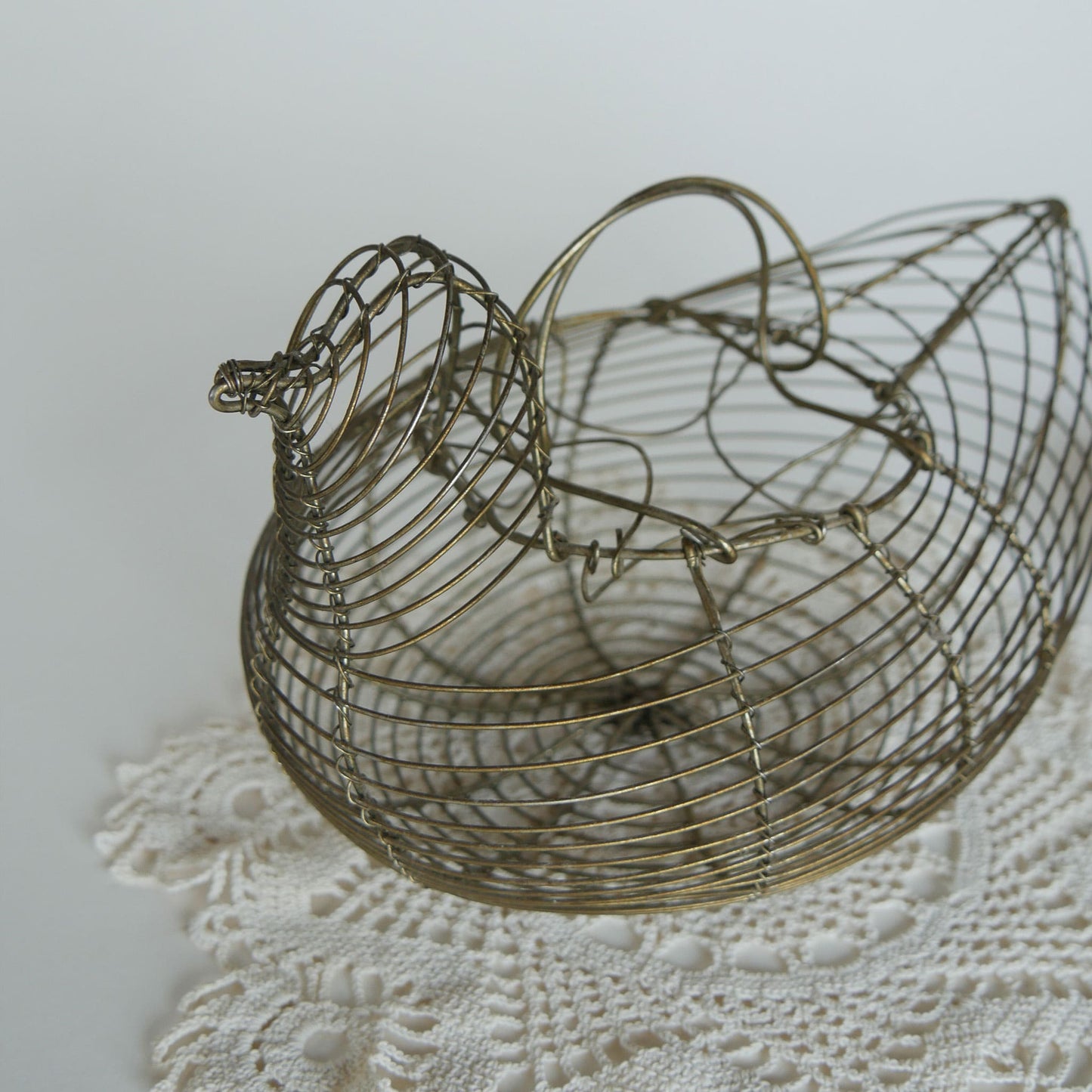 Vintage Hen Shaped Wire Egg Basket, Farmhouse Wire Basket, Vintage Egg Basket, Vintage Farmhouse Baskets