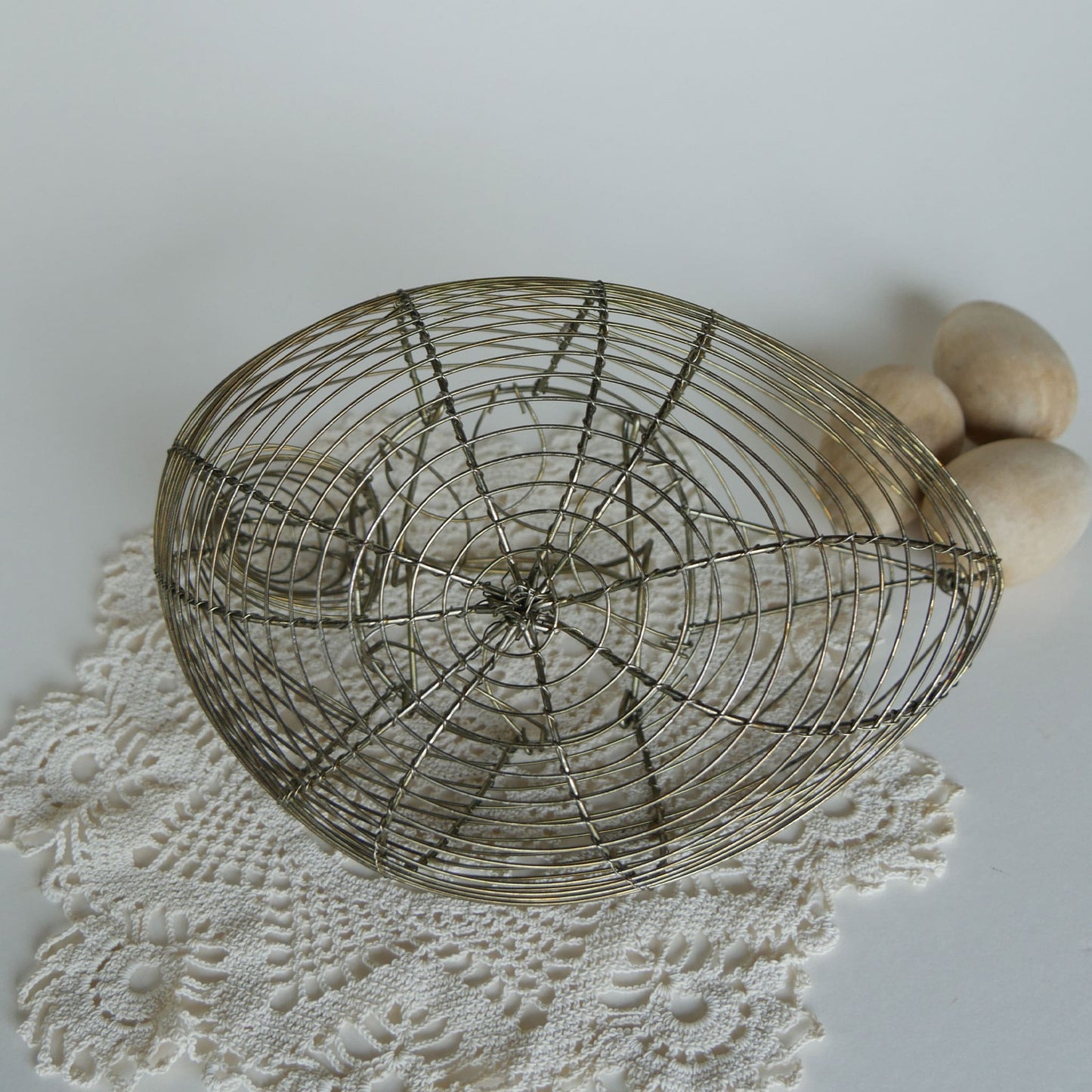 Vintage Hen Shaped Wire Egg Basket, Farmhouse Wire Basket, Vintage Egg Basket, Vintage Farmhouse Baskets