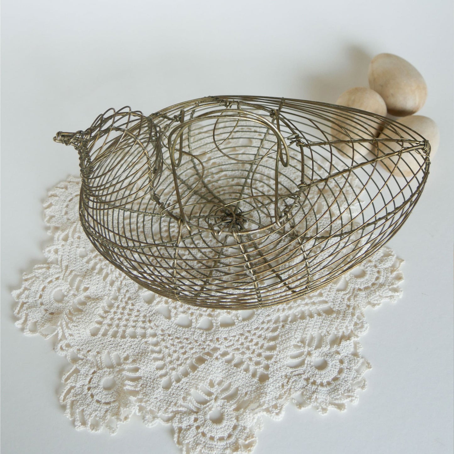 Vintage Hen Shaped Wire Egg Basket, Farmhouse Wire Basket, Vintage Egg Basket, Vintage Farmhouse Baskets