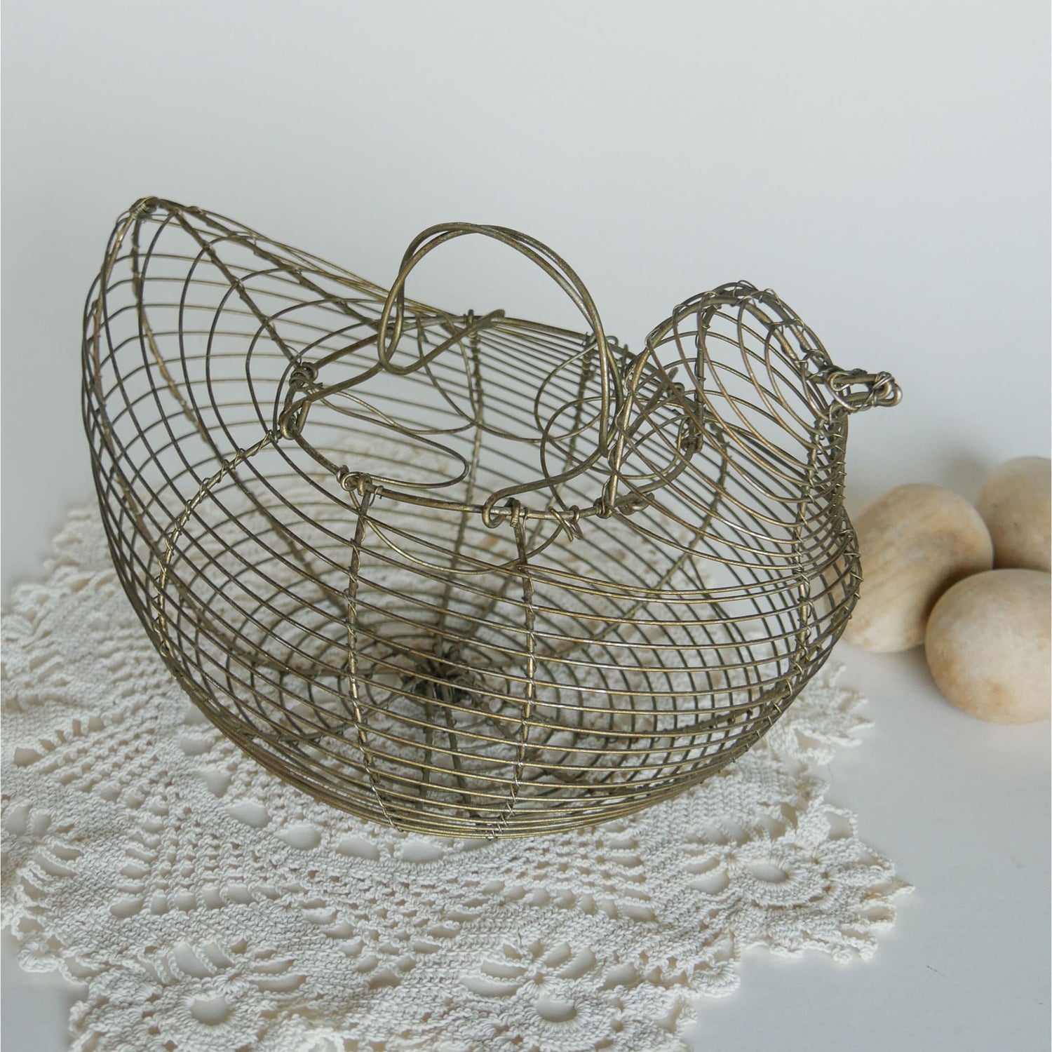Vintage Hen Shaped Wire Egg Basket, Farmhouse Wire Basket, Vintage Egg Basket, Vintage Farmhouse Baskets