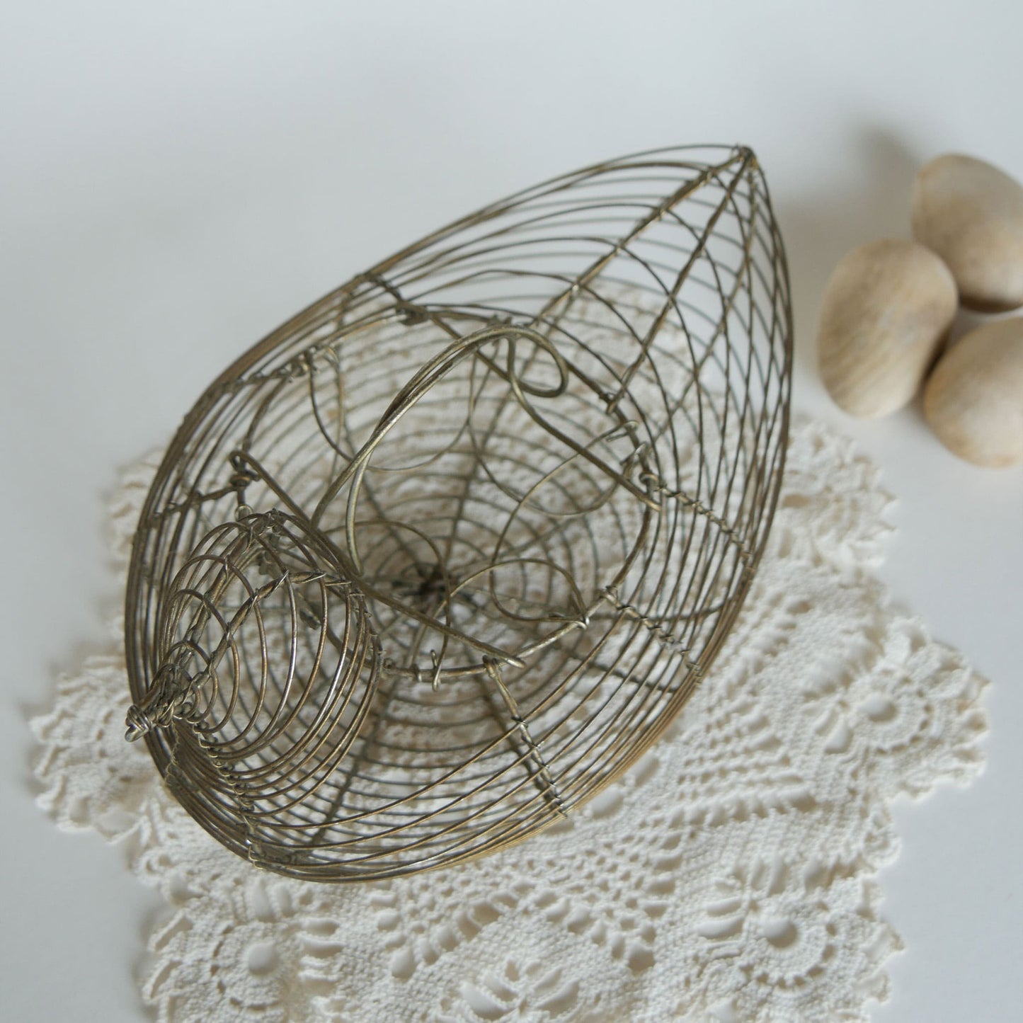 Vintage Hen Shaped Wire Egg Basket, Farmhouse Wire Basket, Vintage Egg Basket, Vintage Farmhouse Baskets