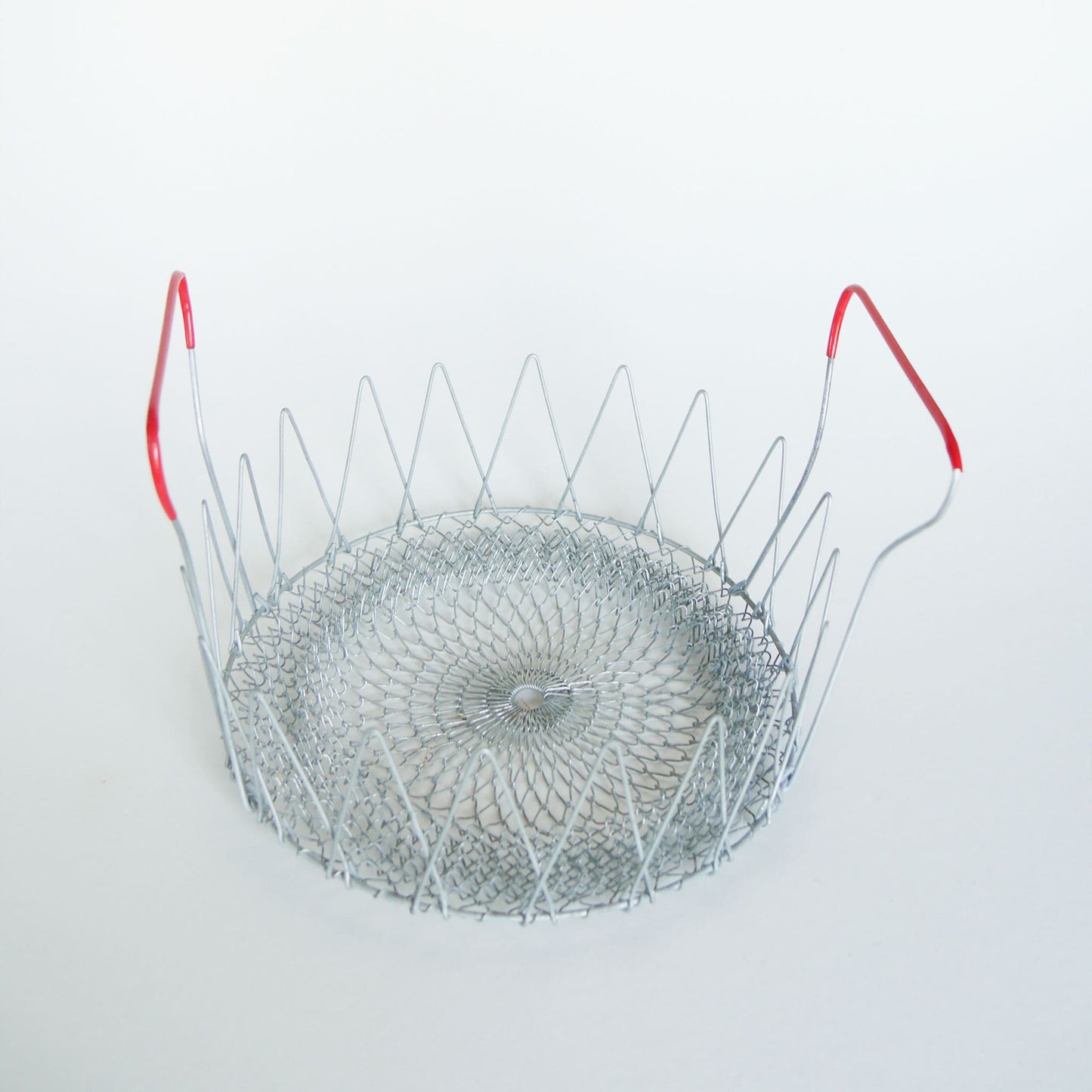 Vintage Wire Mesh Collapsible Basket with Red Handles, Vintage Farmhouse Kitchen Decor, Vintage Kitchen Decor, Vintage Wire Basket with Handle