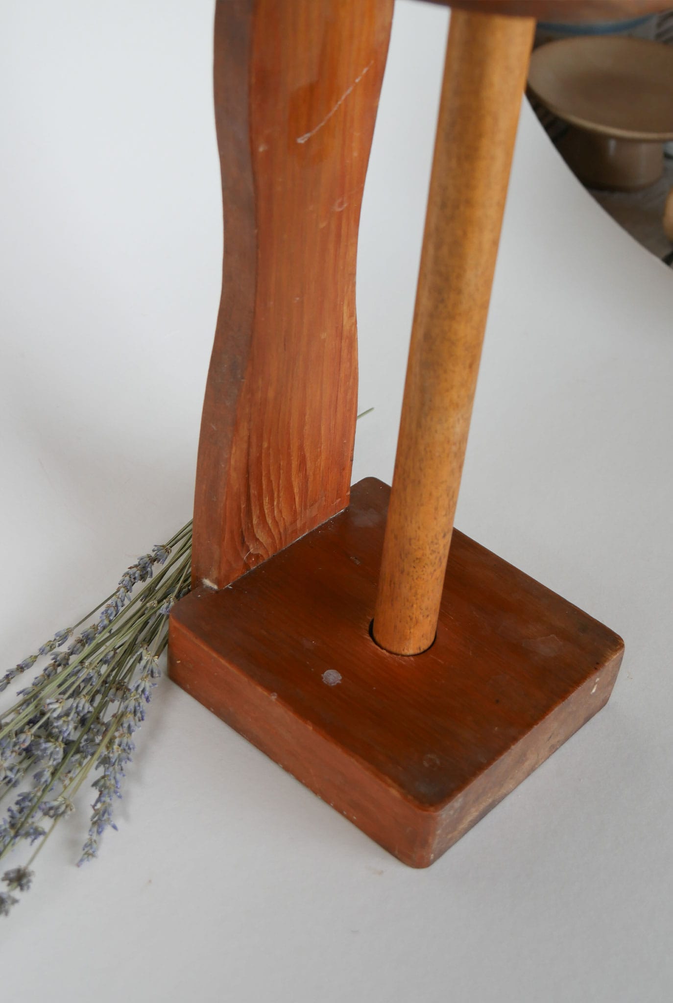 Primitive Wood Paper Towel Holder, Vintage Paper Towel Rack, Vintage Wood Rack, Primitive Towel Rack, Vintage Towel Holder, Primitive Kitchen Decor