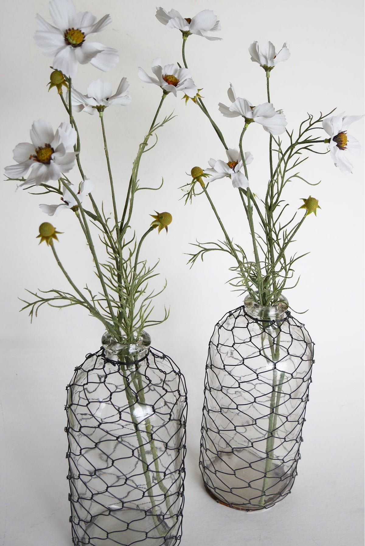 Wire Wrapped Glass Jar Vase, Farmhouse Wire Vase, Vintage Glass and Wire Vase, Chicken Wire Wrapped Vase, Wire Covered Glass Jar Vase