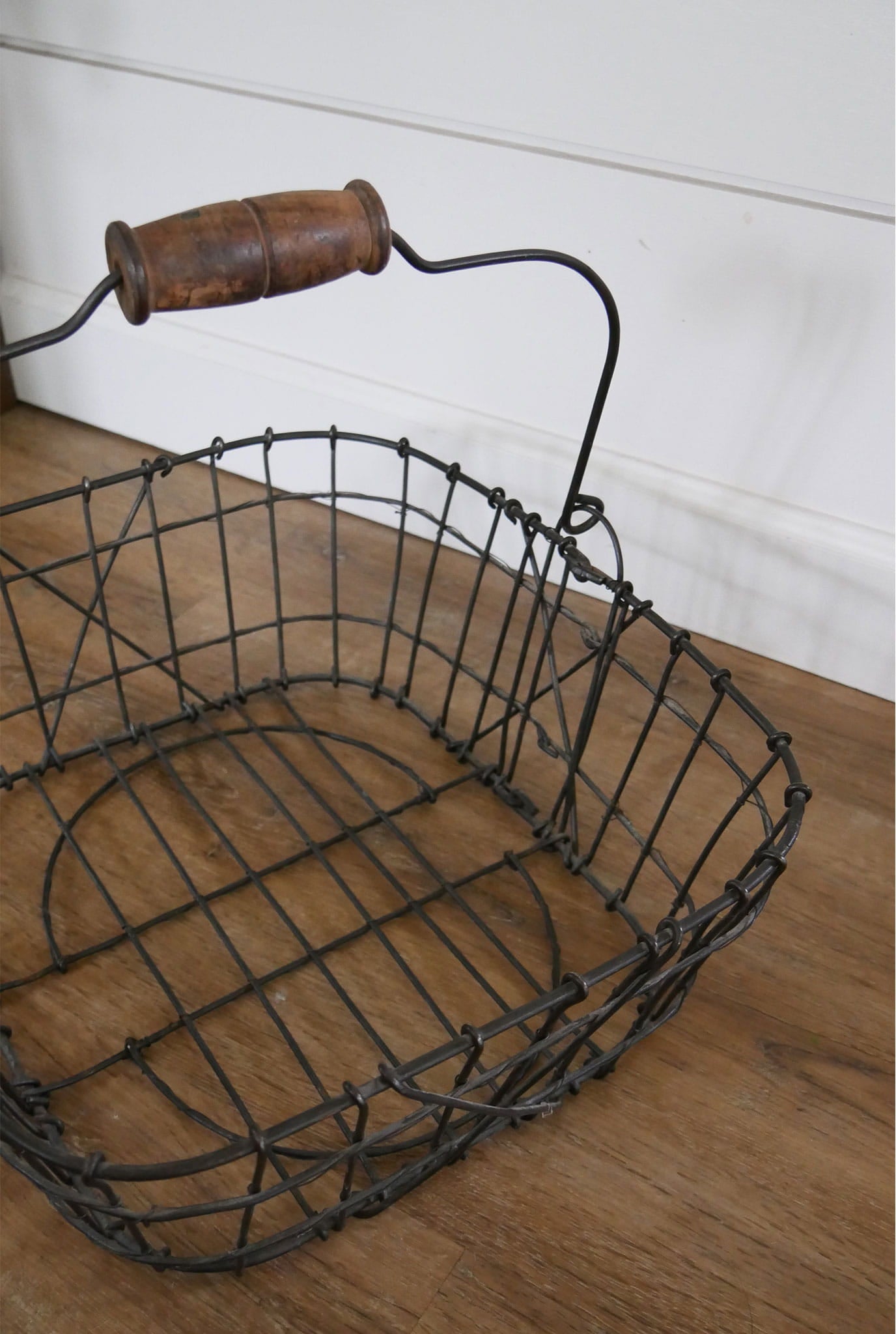 XL Square Wire Egg Basket with Wooden Handle, Egg Gathering Basket, VIntage Egg Basket, Vintage Metal Farmhouse Basket, Vintage Farmhouse Basket, Vintage Farmhouse Decor, Vintage Farmhouse Kitchen, Vintage Gathering Basket