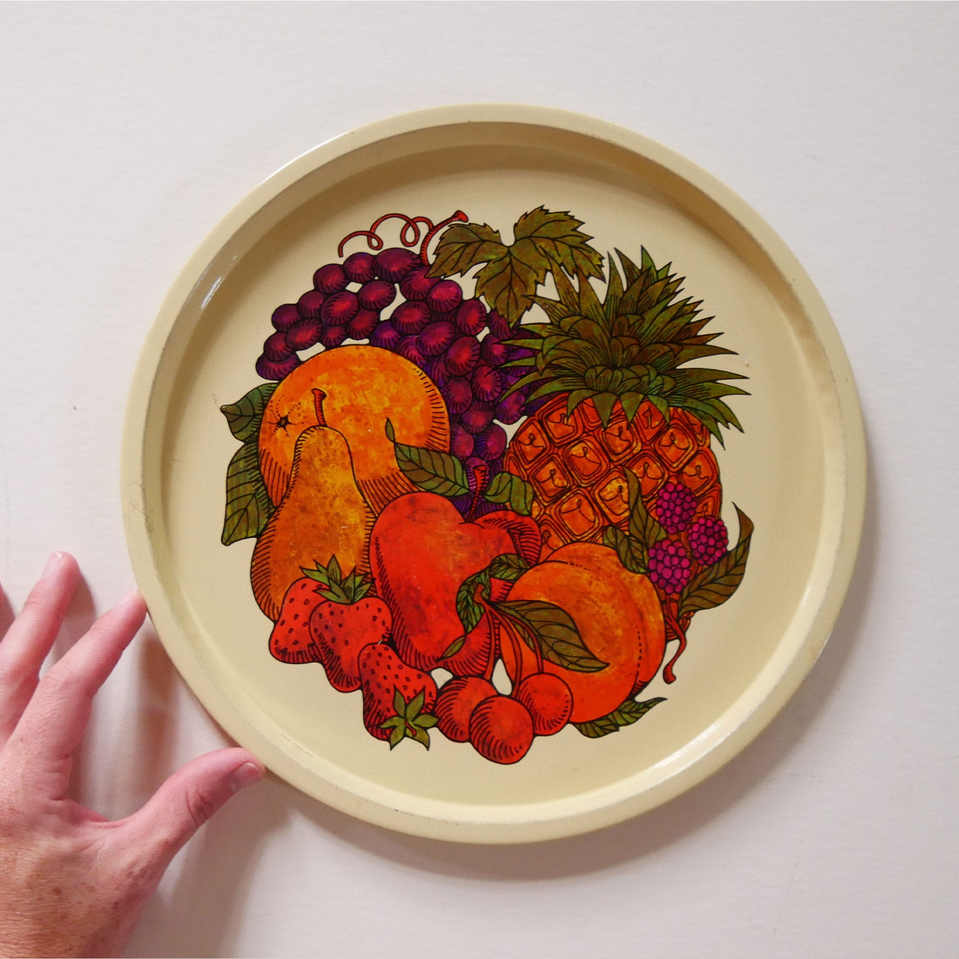 Vintage 1970s Fruit & Harvest Metal Tray, Retro Pineapple Tray, Round Retro Serving Tray, Vintage Metal pineapple tray, Retro Tropical Pineapple Plate