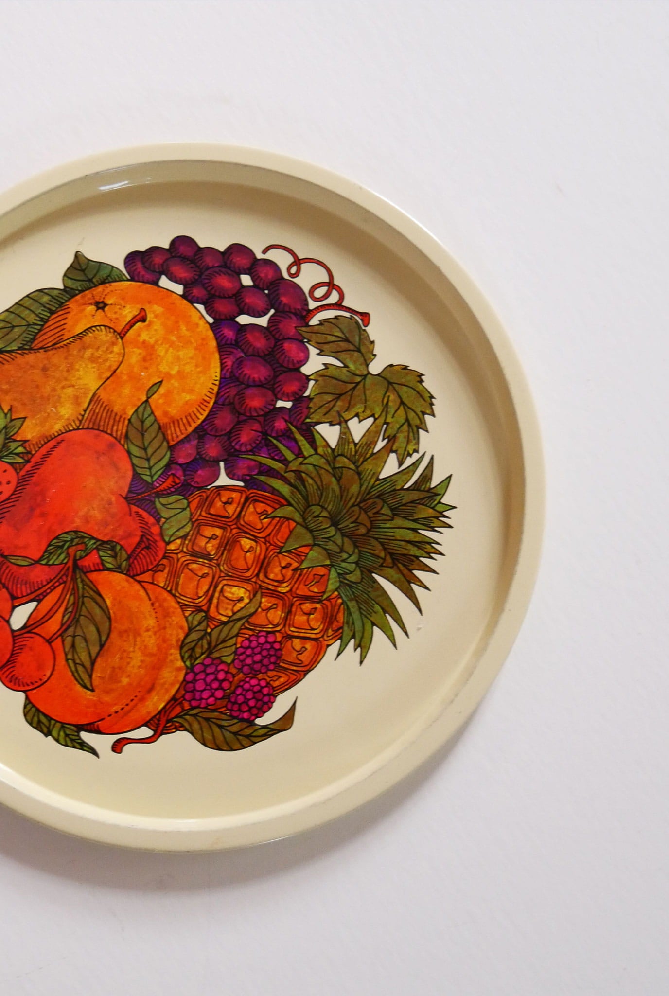 Vintage 1970s Fruit & Harvest Metal Tray, Retro Pineapple Tray, Round Retro Serving Tray, Vintage Metal pineapple tray, Retro Tropical Pineapple Plate