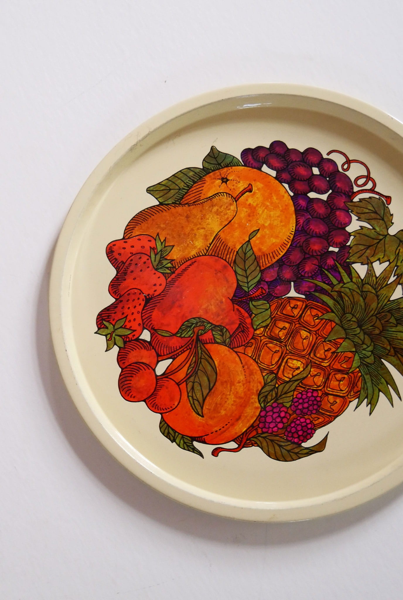Vintage 1970s Fruit & Harvest Metal Tray, Retro Pineapple Tray, Round Retro Serving Tray, Vintage Metal pineapple tray, Retro Tropical Pineapple Plate