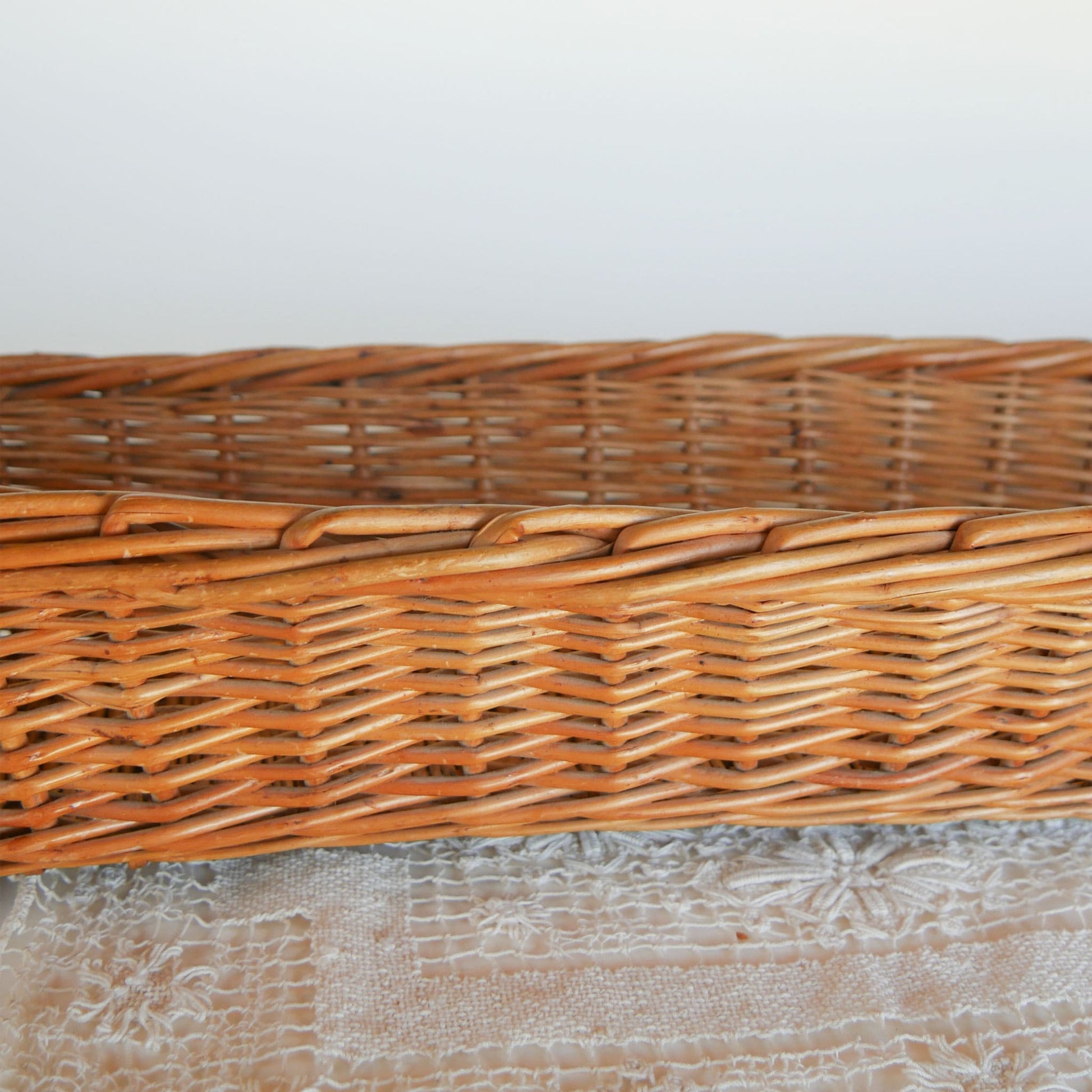 24in Wicker Basket Tray, Basket Table Runner Vitnage Farmhouse Baskets Farmhouse Basket Decor Farmhouse Dining Decor Vintage Basket Decor
