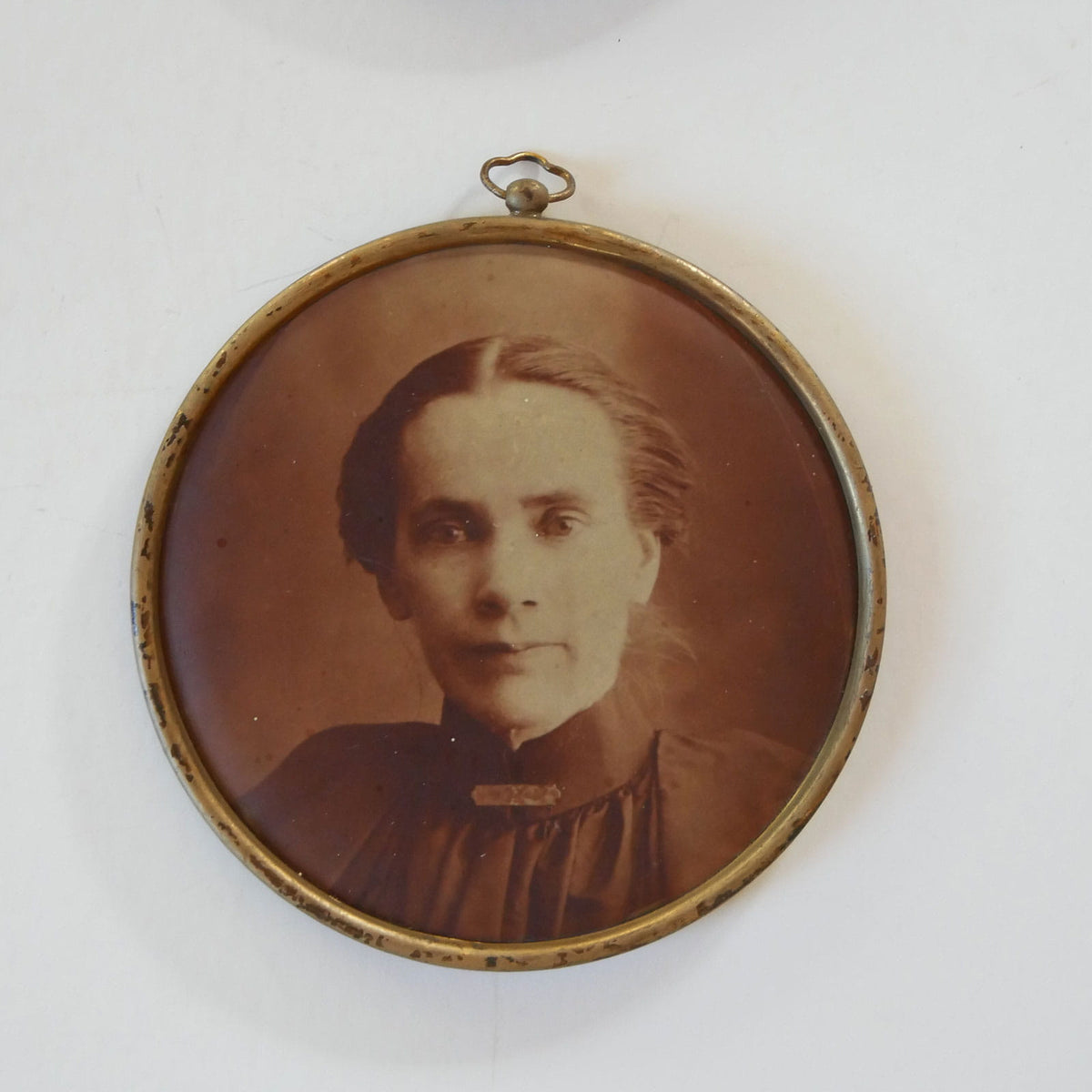 Antique Brass Circular Framed Portraits, Antique Photos, Vintage Brass Round Portraits with Hangers, Vintage Brass portrait with Hanger, ANtique Apothecary Decor