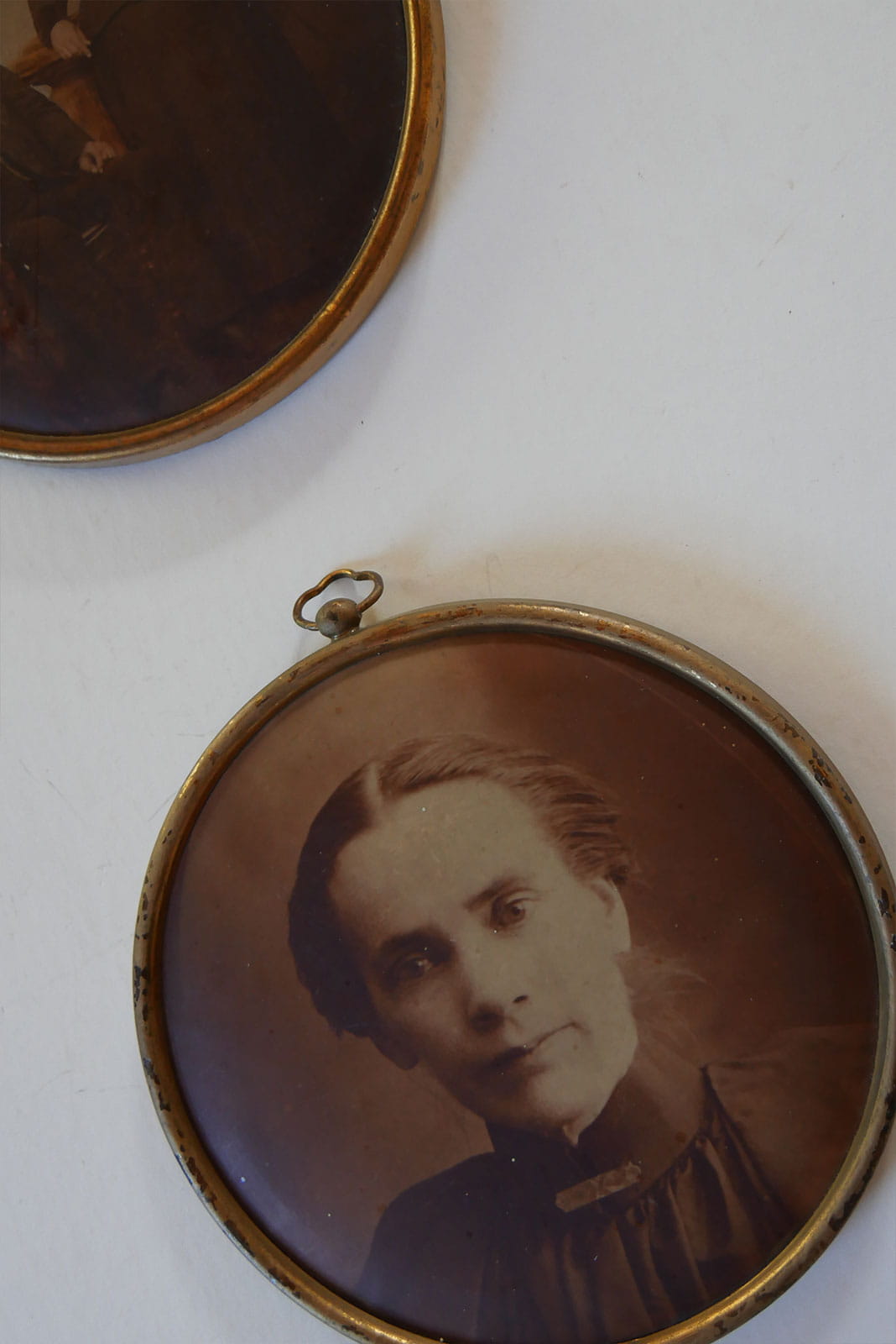 Antique Brass Circular Framed Portraits, Antique Photos, Vintage Brass Round Portraits with Hangers, Vintage Brass portrait with Hanger, ANtique Apothecary Decor
