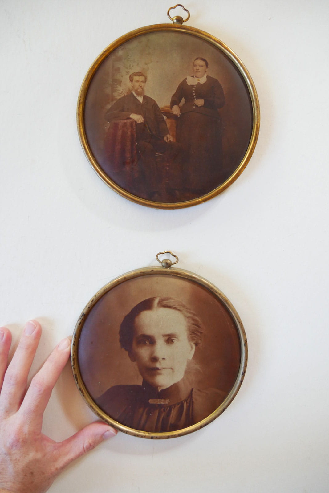 Antique Brass Circular Framed Portraits, Antique Photos, Vintage Brass Round Portraits with Hangers, Vintage Brass portrait with Hanger, ANtique Apothecary Decor