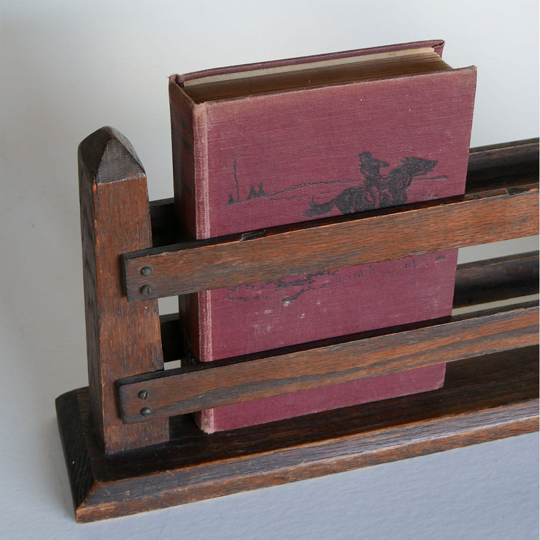 Antique Mission Style Walnut Book Stand, Antique Book Stand, Vintage Book Stand, Vintage Walnut Wood Stand, Vintage Primitive Decor, Primitive Book Decor