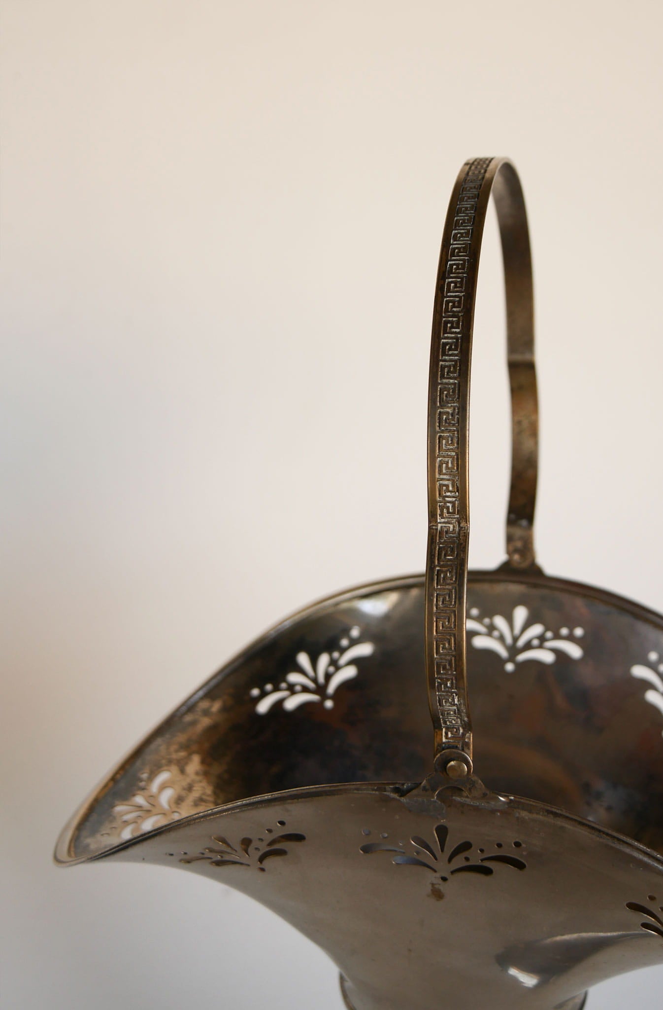 VIntage Silver-Plated Bridal Basket with Swing Handle, Silver Plated Bride Basket, VIntage Silver Plated Vase with Handle, Handled Silver Bridal Basket, Vintage Formal Silver Vase, Antique Silver Bridal Basket