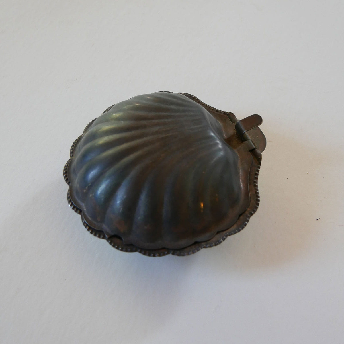 Antique Silver-Plated Clam Sheel Soap Dish, Vintage Clam Shell Dish, Vintage Silver Clam Shell Dish, Antique Soap Dish, Antique Shell Soap Dish, Vintage Nautical Decor, Antique Nautical Decor