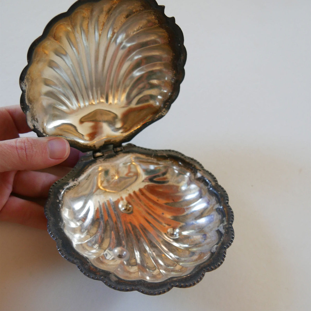 Antique Silver-Plated Clam Sheel Soap Dish, Vintage Clam Shell Dish, Vintage Silver Clam Shell Dish, Antique Soap Dish, Antique Shell Soap Dish, Vintage Nautical Decor, Antique Nautical Decor