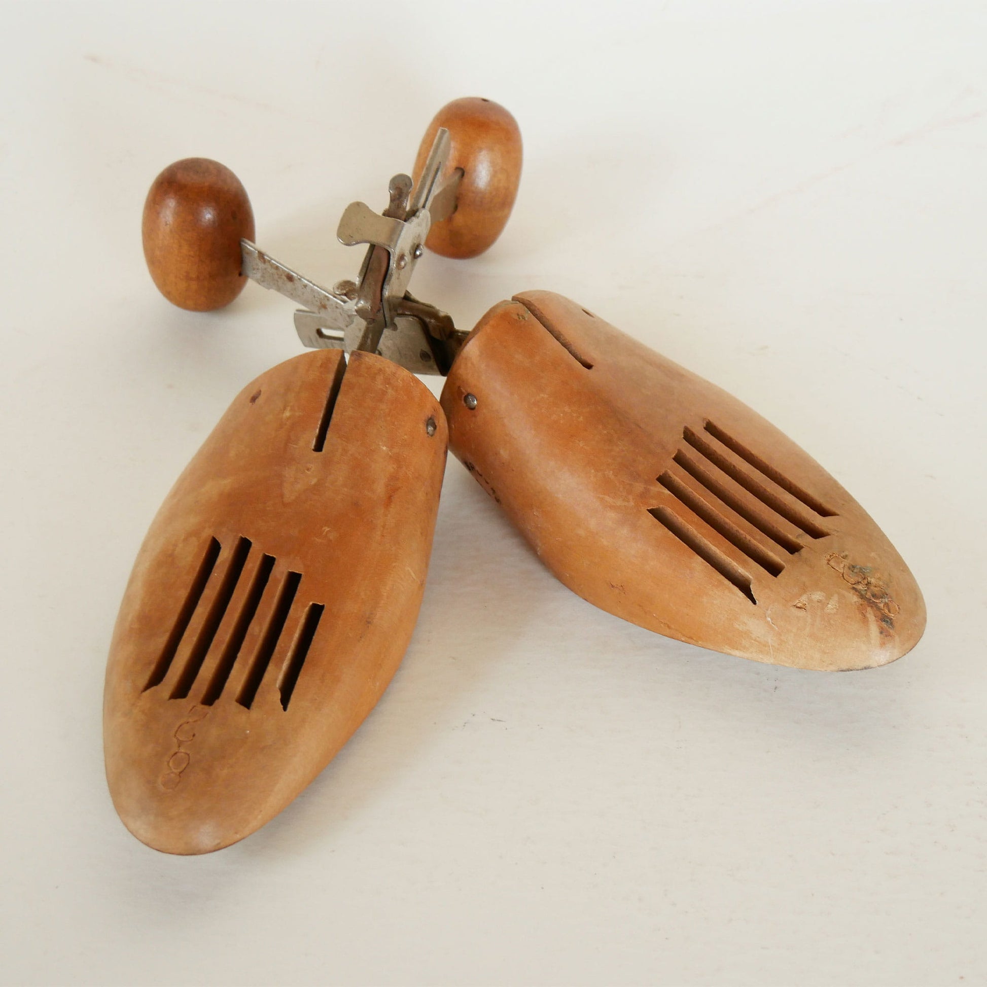 Pair of Vintage Wooden Shoe Shaper, Antique Shoe Mold, Vintage Shoe Shaper, Vintage Wood Shoe Shaper, Vintage Wood Shoe Shaper, Antique Wood Shoe Shaper, Antique Wood Shoe Stretcher, Primitive Decor, Primitive Wood Decor