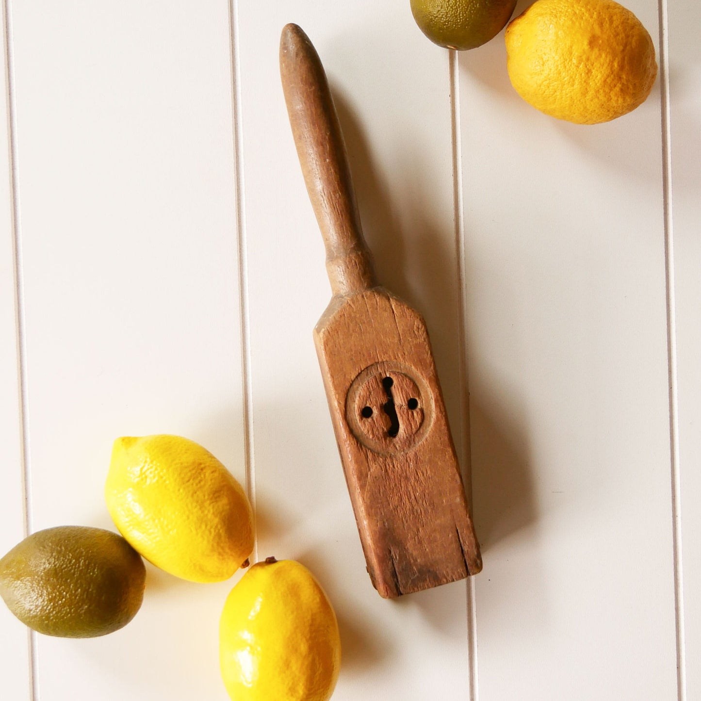 Primitive Wood Lemon Squeezer, Farmhouse Decor, Vintage Wood mold, Vintage Wood Lemon Juicer, Primtive Kitchen Decor, Primitive Wood Decor, Vintage Kitchen Utensils, Primtive Wood Utensils