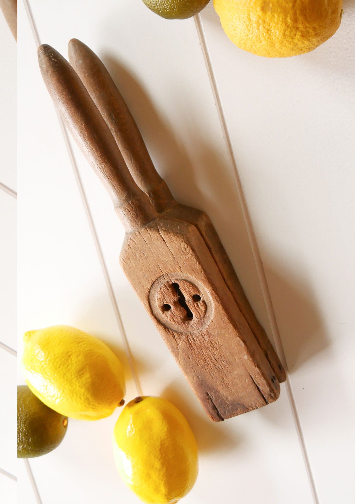 Primitive Wood Lemon Squeezer, Farmhouse Decor, Vintage Wood mold, Vintage Wood Lemon Juicer, Primtive Kitchen Decor, Primitive Wood Decor, Vintage Kitchen Utensils, Primtive Wood Utensils