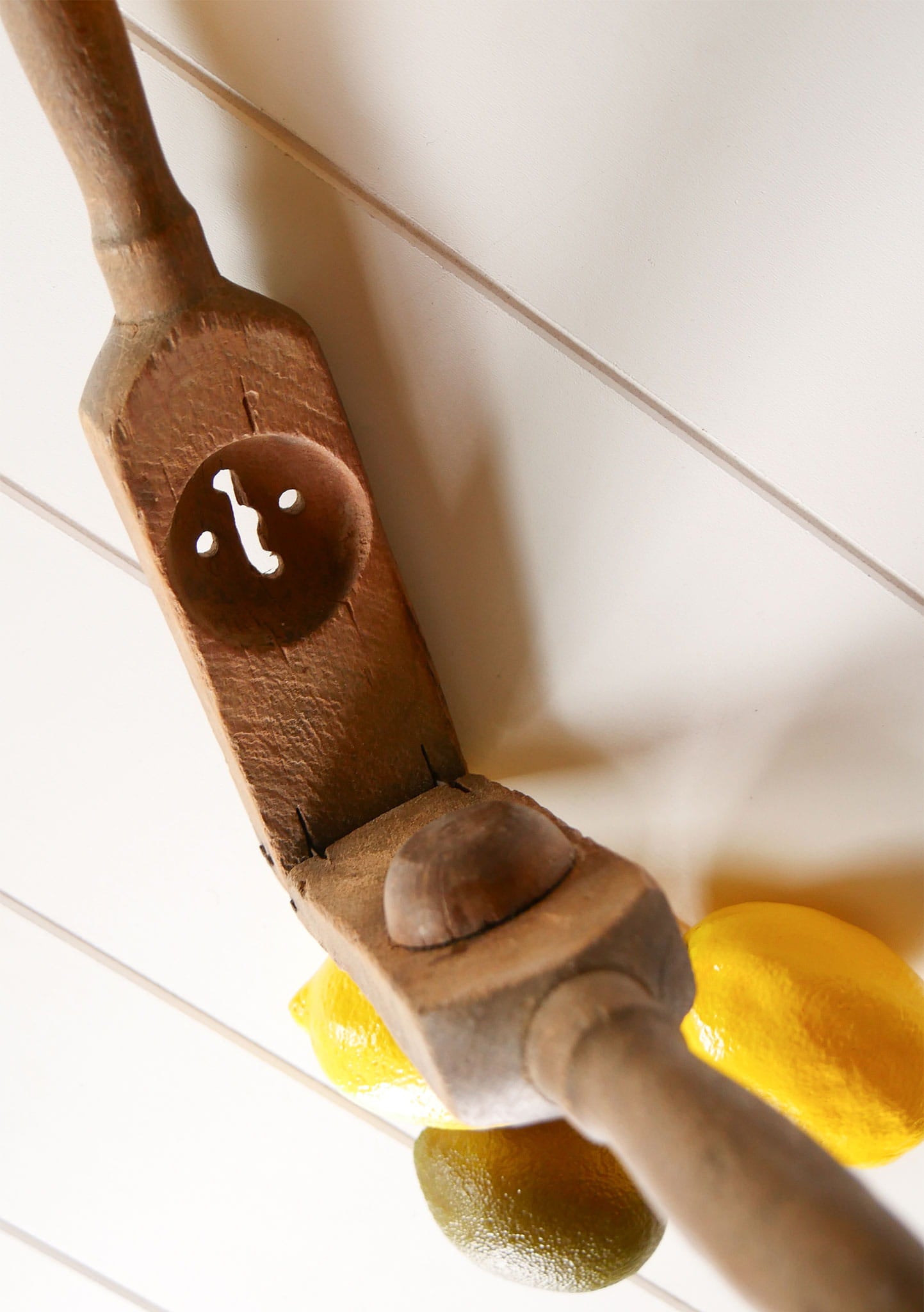 Primitive Wood Lemon Squeezer, Farmhouse Decor, Vintage Wood mold, Vintage Wood Lemon Juicer, Primtive Kitchen Decor, Primitive Wood Decor, Vintage Kitchen Utensils, Primtive Wood Utensils