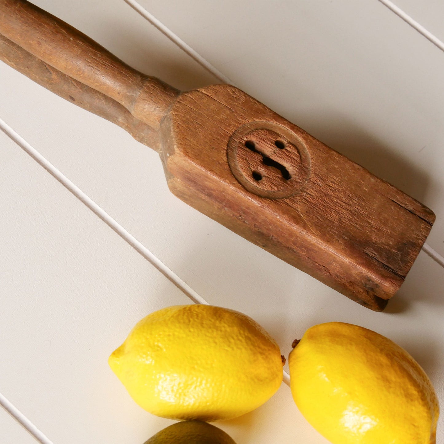 Primitive Wood Lemon Squeezer, Farmhouse Decor, Vintage Wood mold, Vintage Wood Lemon Juicer, Primtive Kitchen Decor, Primitive Wood Decor, Vintage Kitchen Utensils, Primtive Wood Utensils