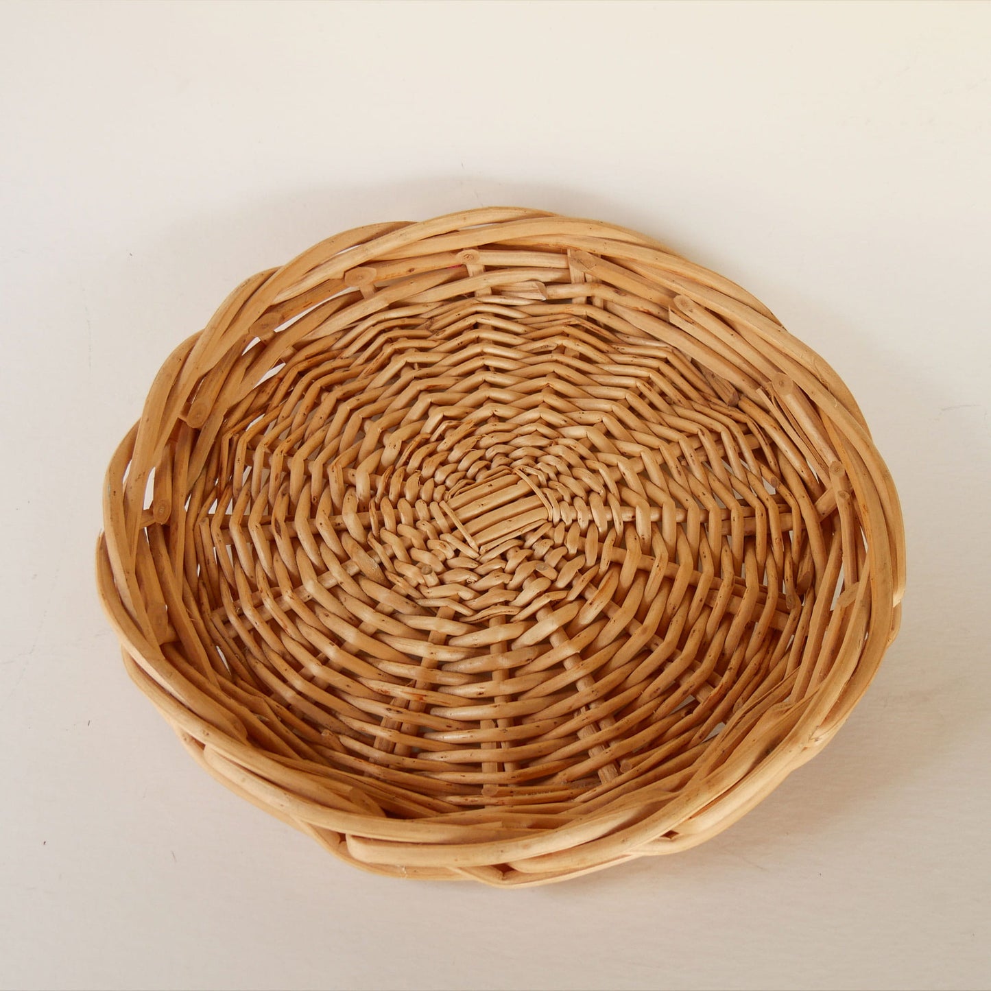Chunky Round Wicker Tray, boho Basket Wall, Vintage Wicker Basket Wall, Vintage WIcker Wall, Vintage Basket Tray, Vintage Chunky Round Basket Tray