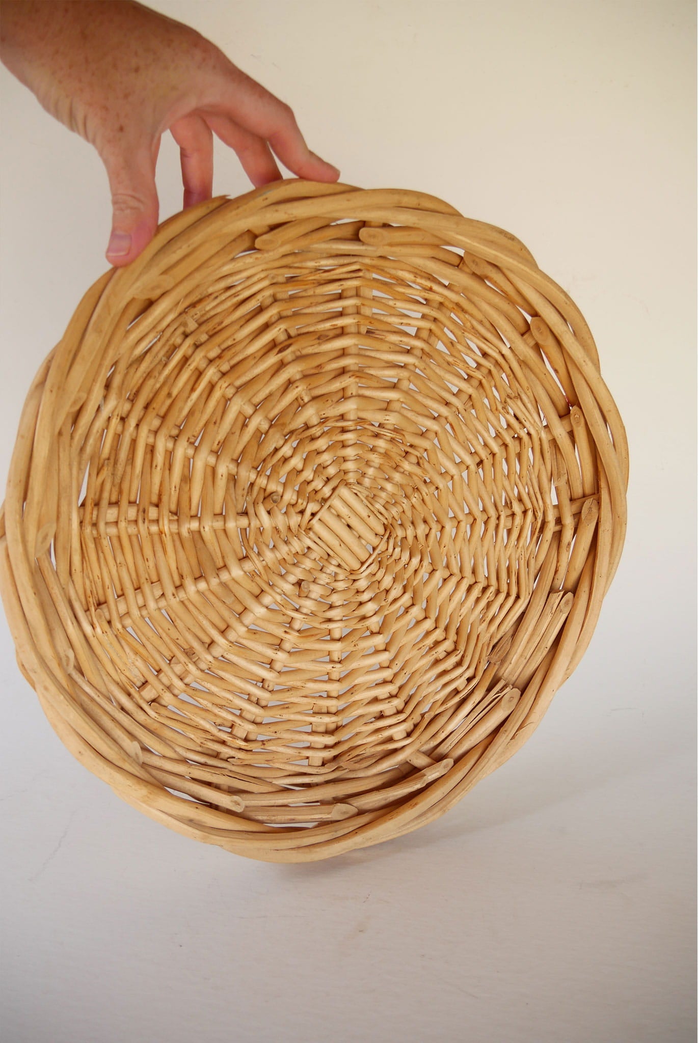 Chunky Round Wicker Tray, boho Basket Wall, Vintage Wicker Basket Wall, Vintage WIcker Wall, Vintage Basket Tray, Vintage Chunky Round Basket Tray